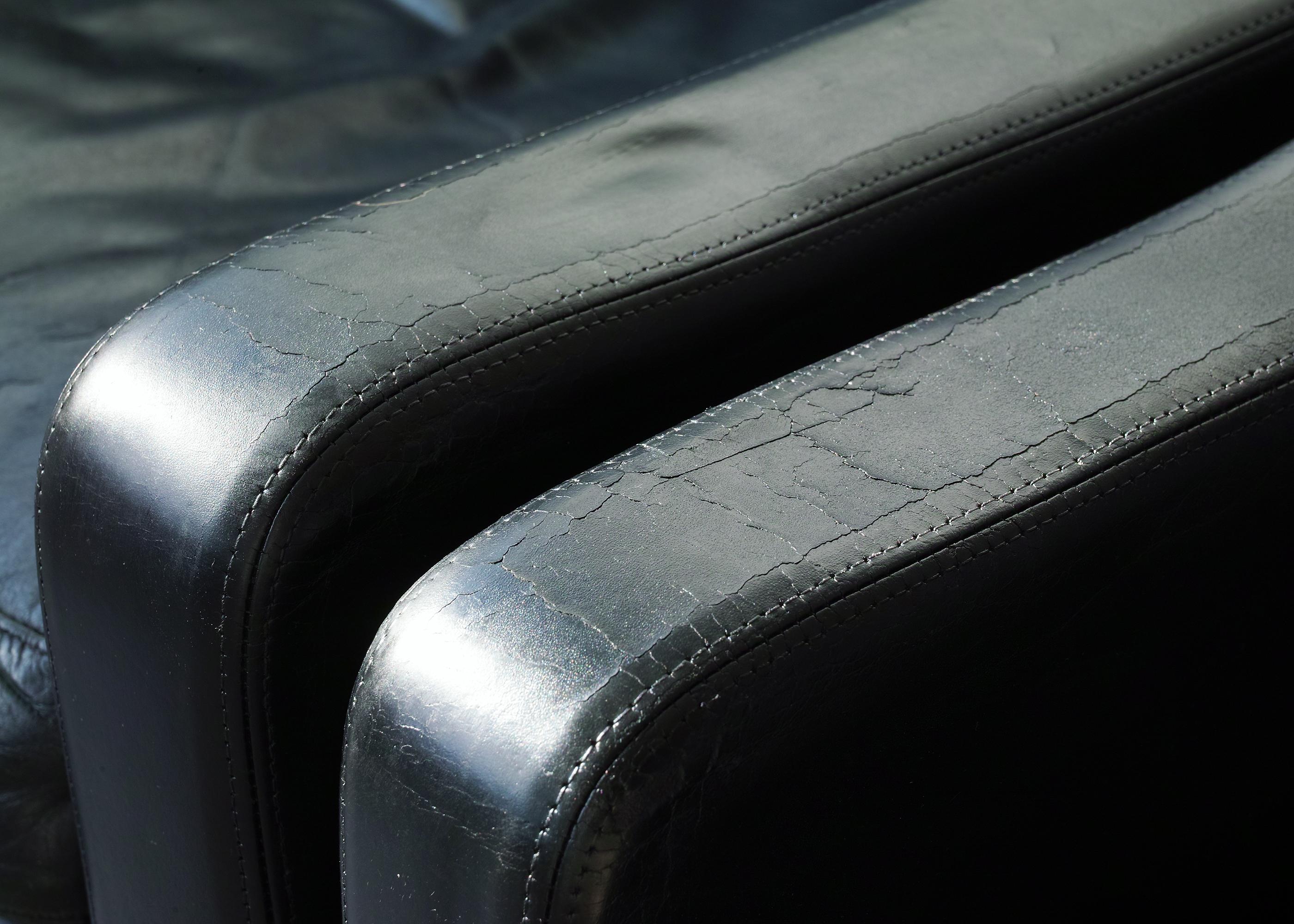 Poltrone moderne danesi in pelle e palissandro in vendita 5