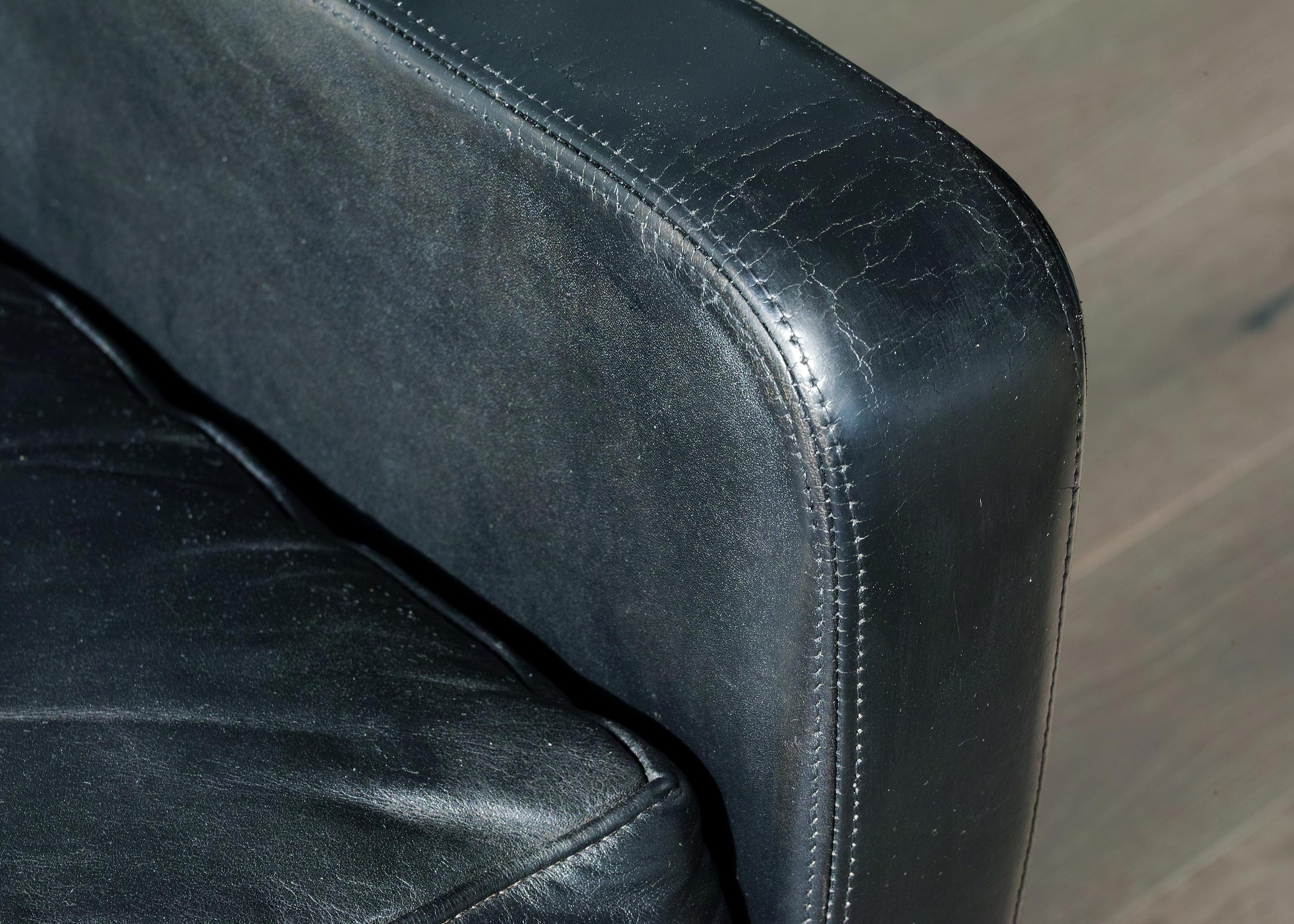 Poltrone moderne danesi in pelle e palissandro in vendita 6