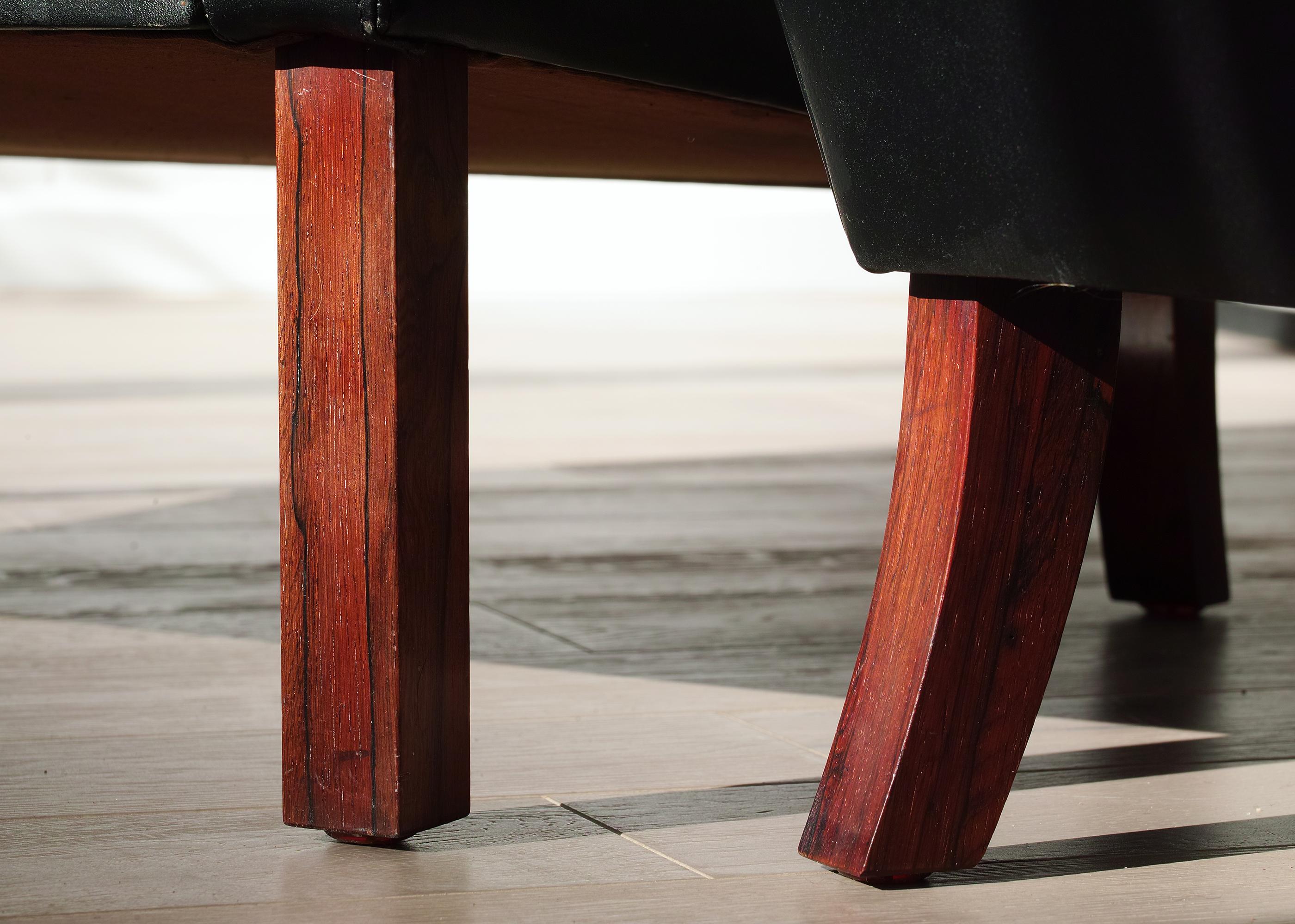 Poltrone moderne danesi in pelle e palissandro In condizioni buone in vendita a Brooklyn, NY