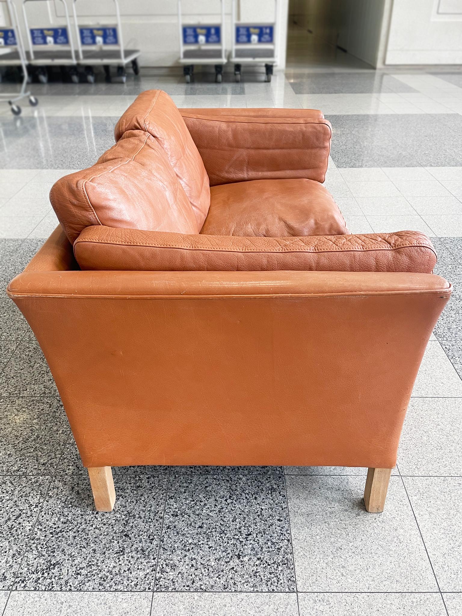 Late 20th Century Danish Modern Leather Settee by Mogens Hansen For Sale