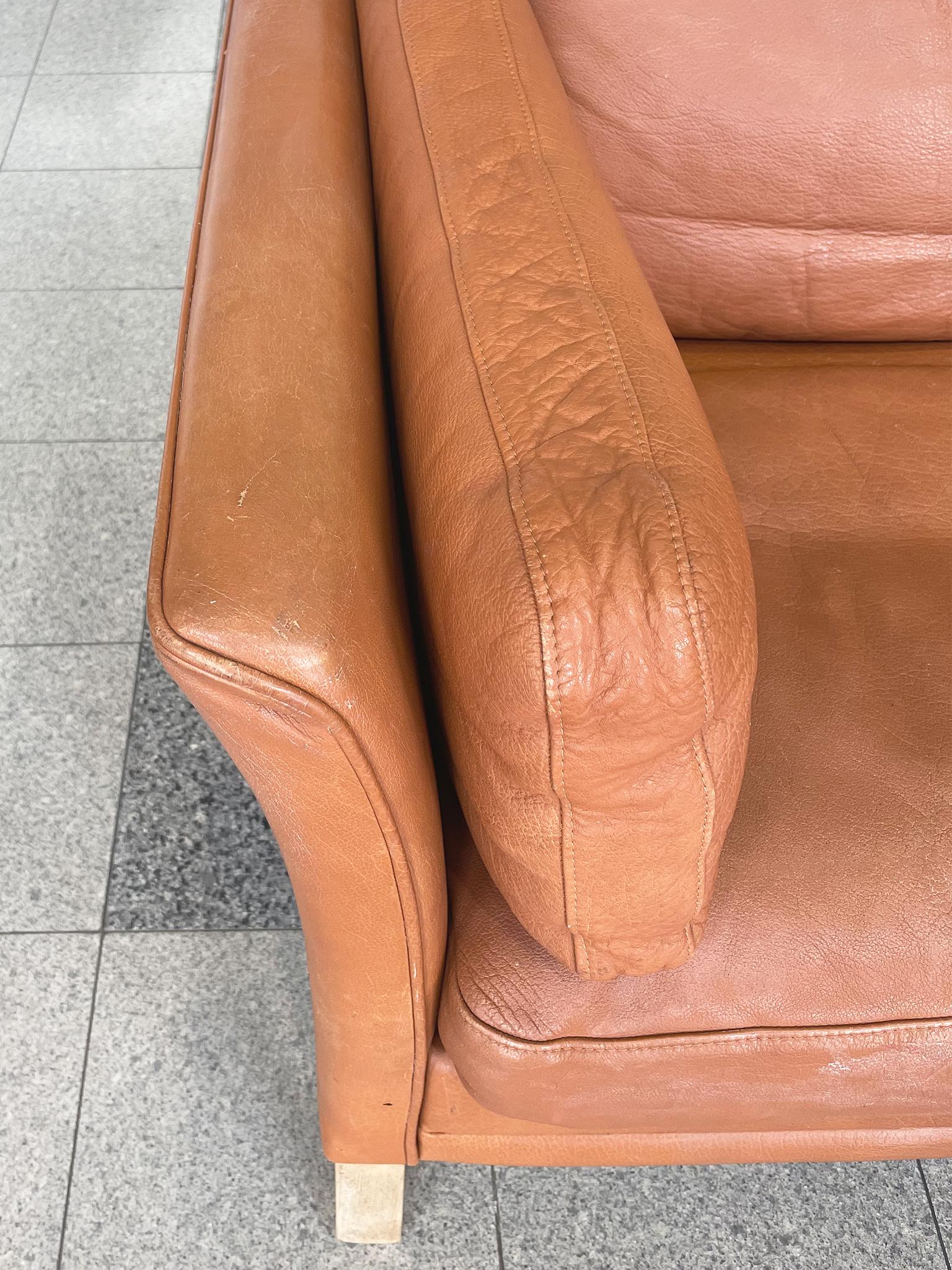 Danish Modern Leather Settee by Mogens Hansen For Sale 2