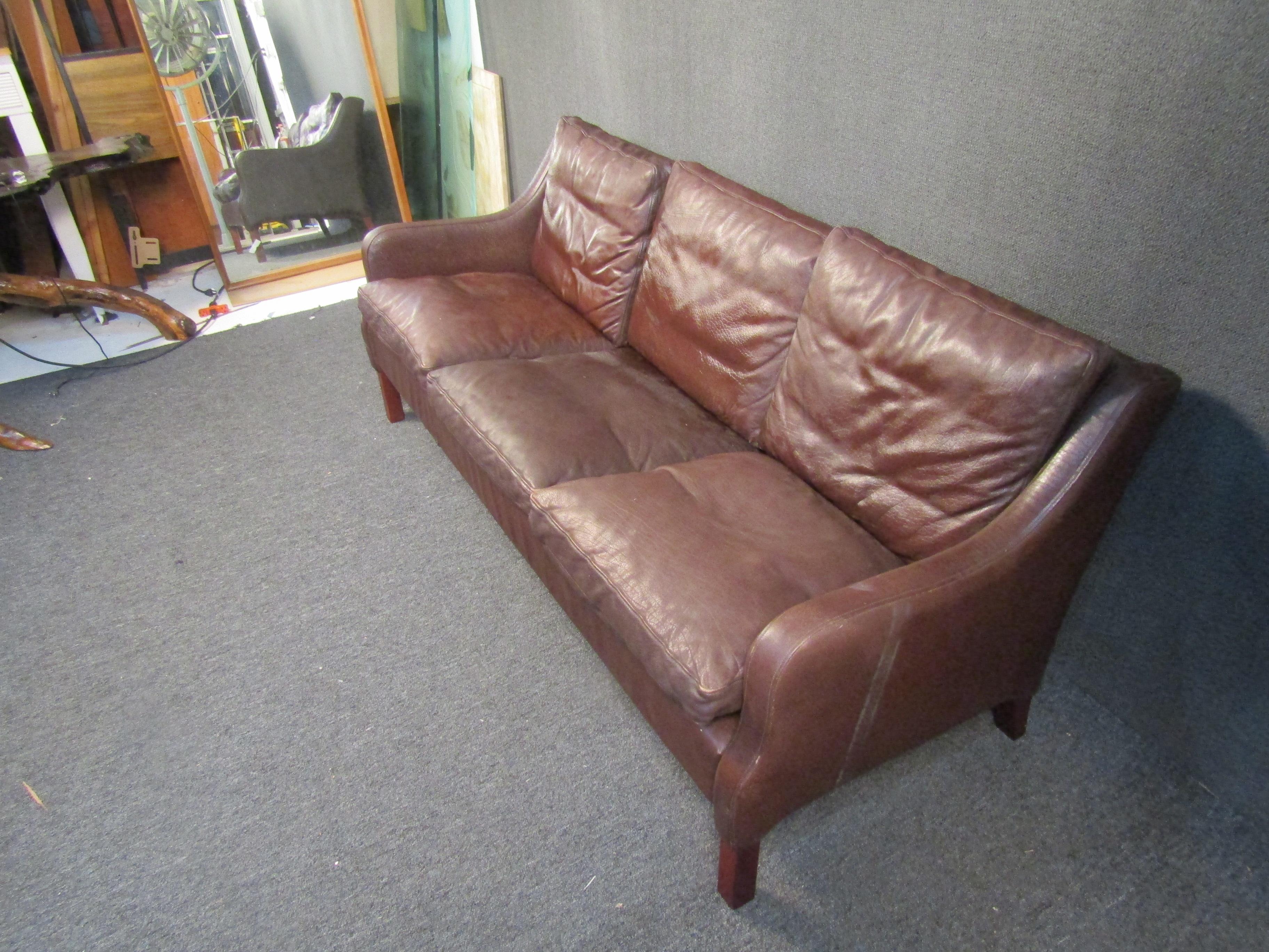 Danish Modern Leather Sofa In Good Condition In Brooklyn, NY