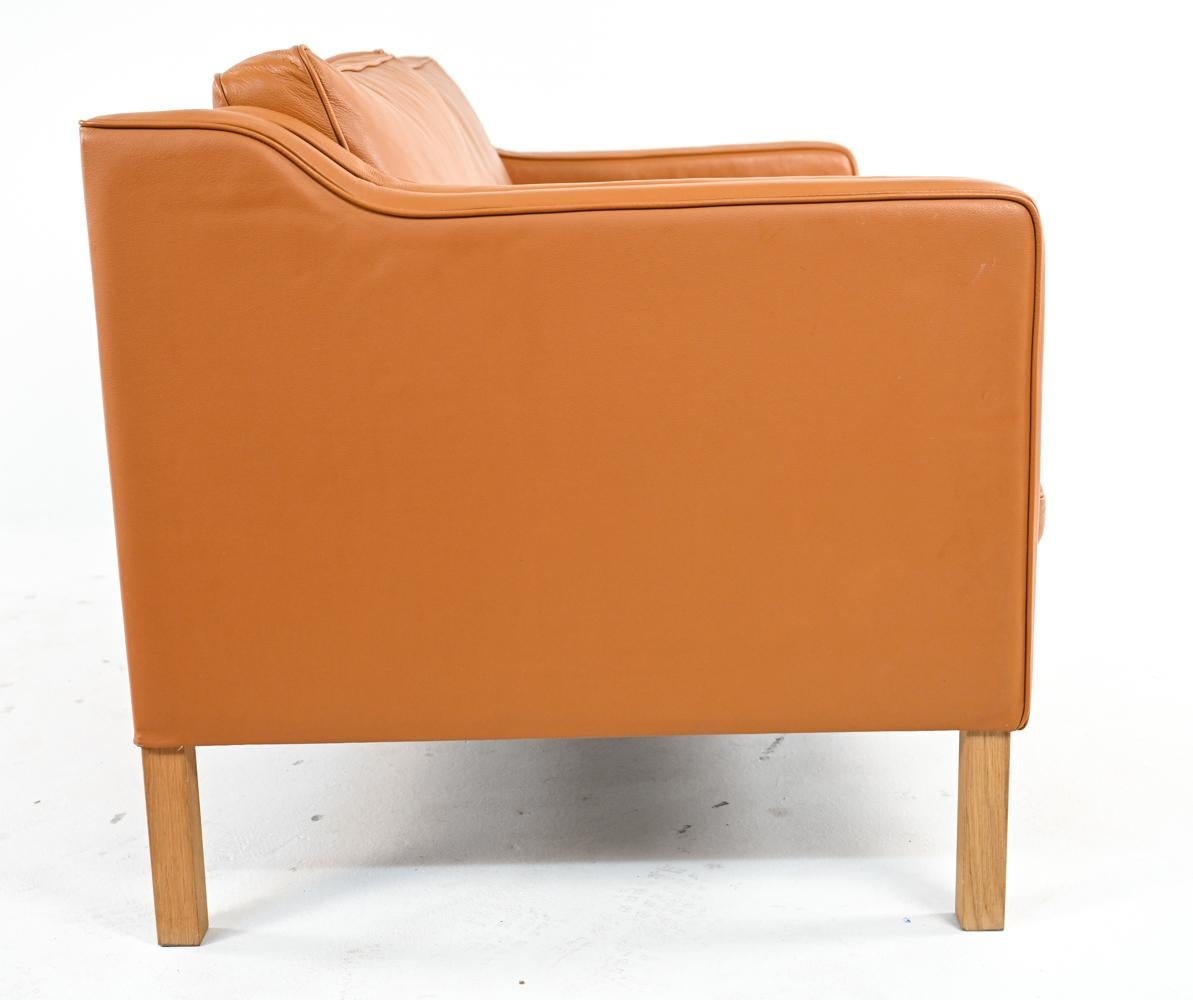 Danish Modern Leather Sofa Suite in the Manner of Børge Mogensen 7