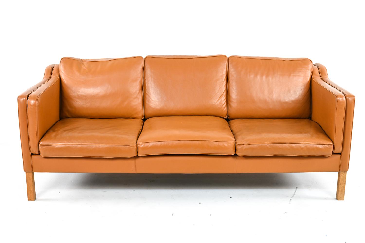 Danish Modern Leather Sofa Suite in the Manner of Børge Mogensen 9