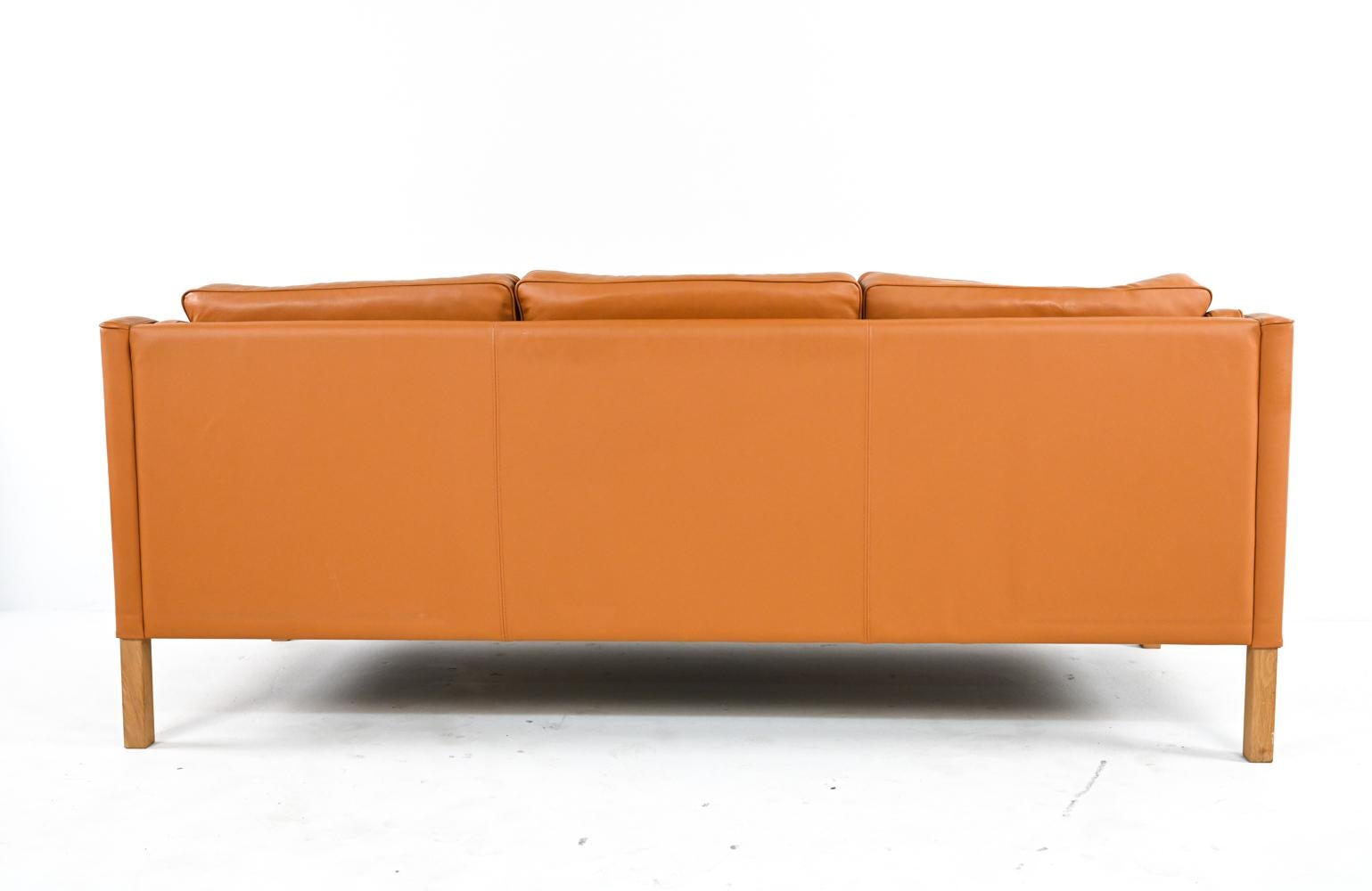 Danish Modern Leather Sofa Suite in the Manner of Børge Mogensen 13