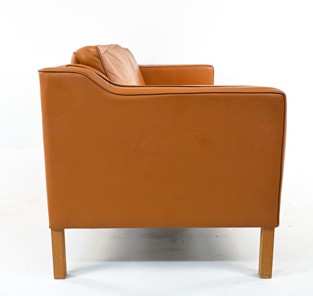 Danish Modern Leather Sofa Suite in the Manner of Børge Mogensen 14