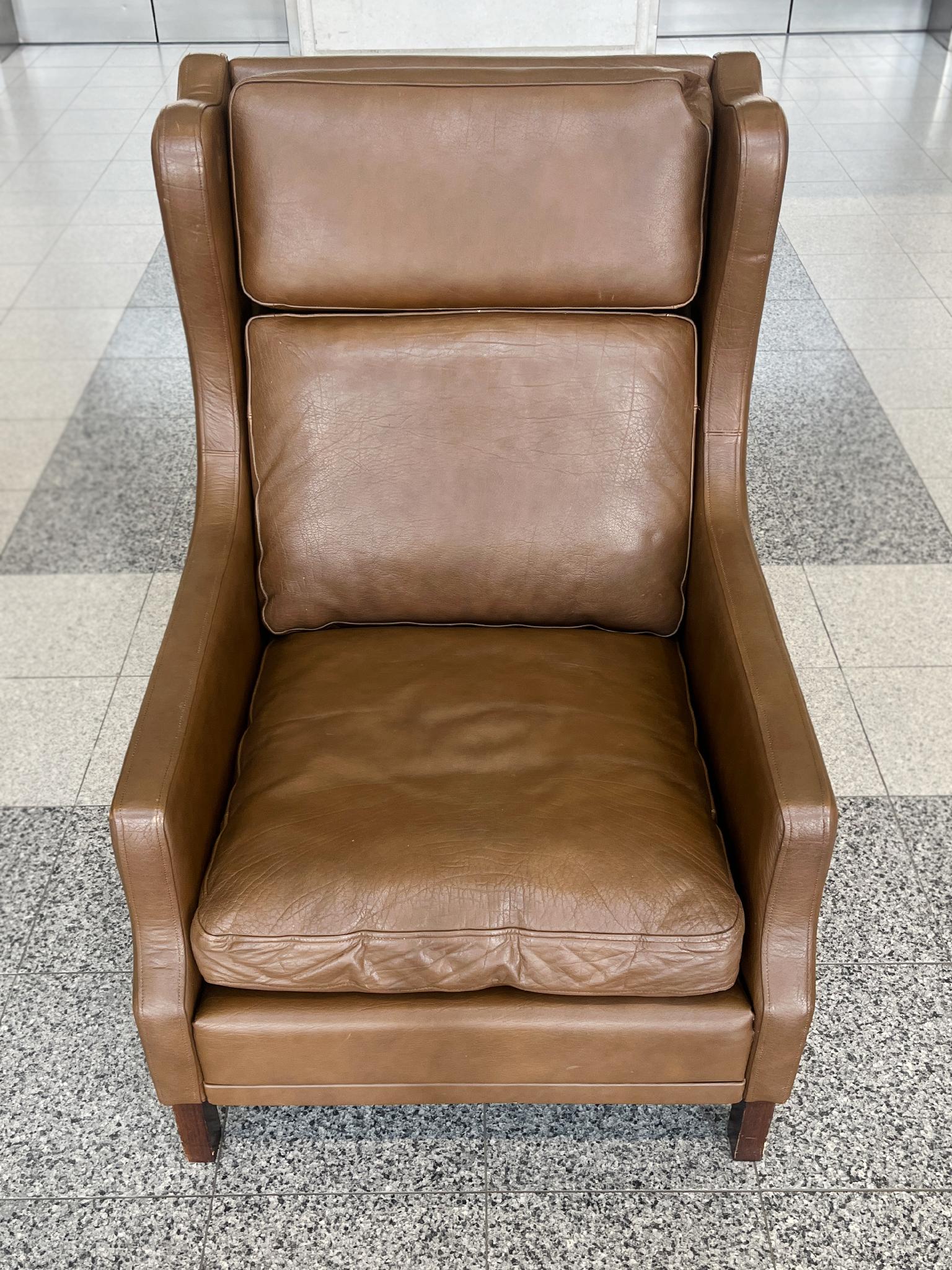 Fin du 20e siècle Wingback en cuir moderne danois dans le style de Børge Mogensen en vente