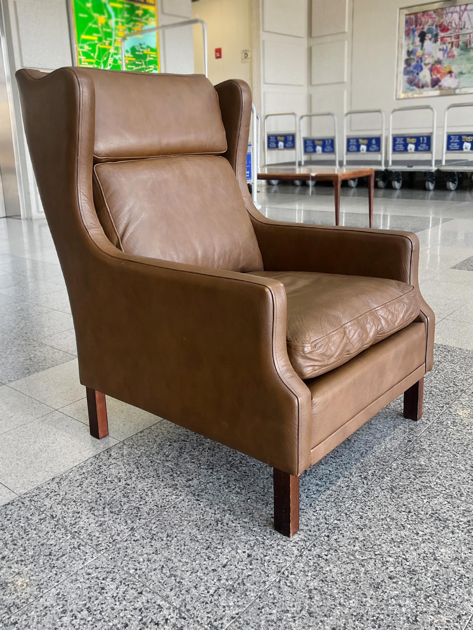 Cuir Wingback en cuir moderne danois dans le style de Børge Mogensen en vente