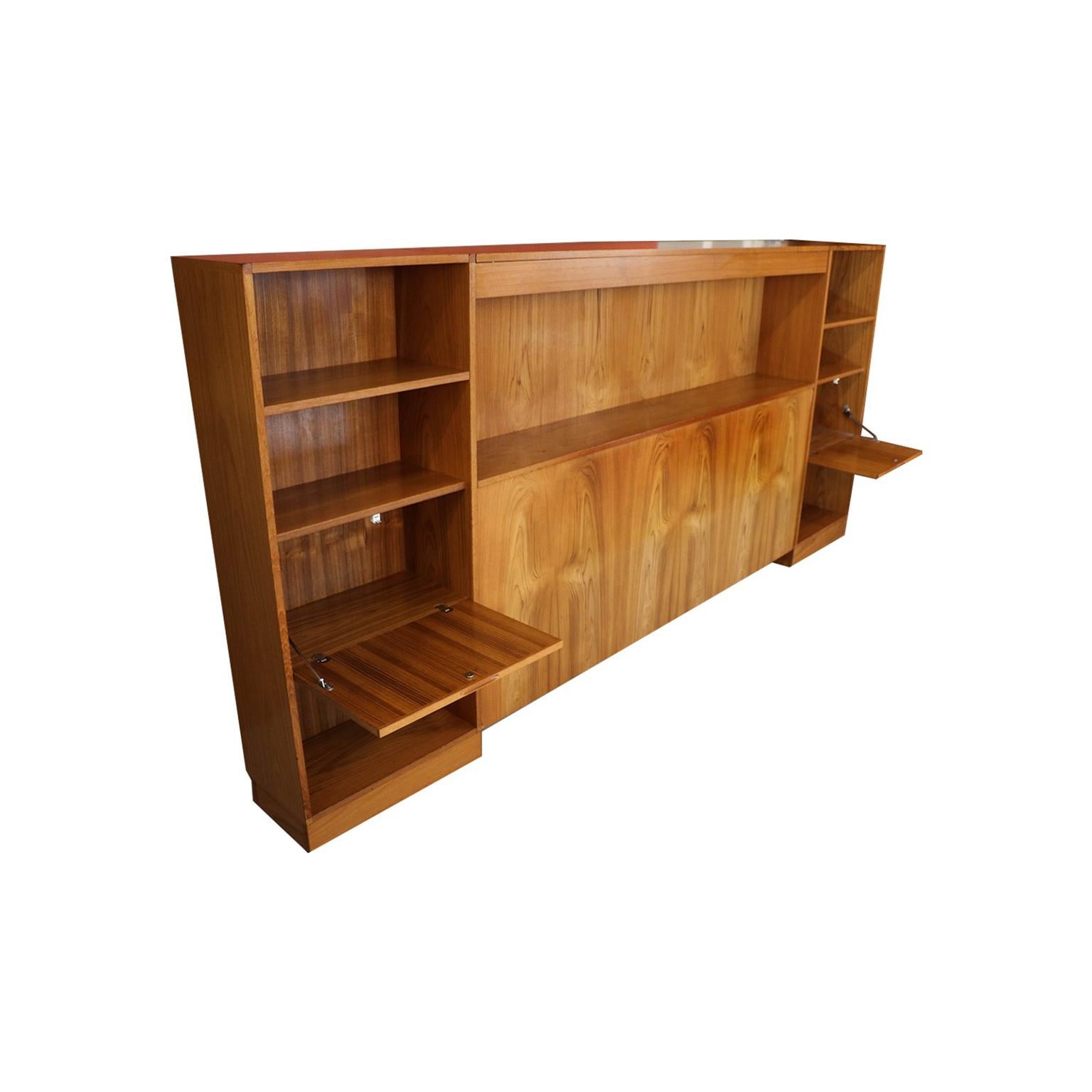 Scandinave moderne Tête de lit moderne danoise en teck éclairé avec rangement intégré de tables de nuit