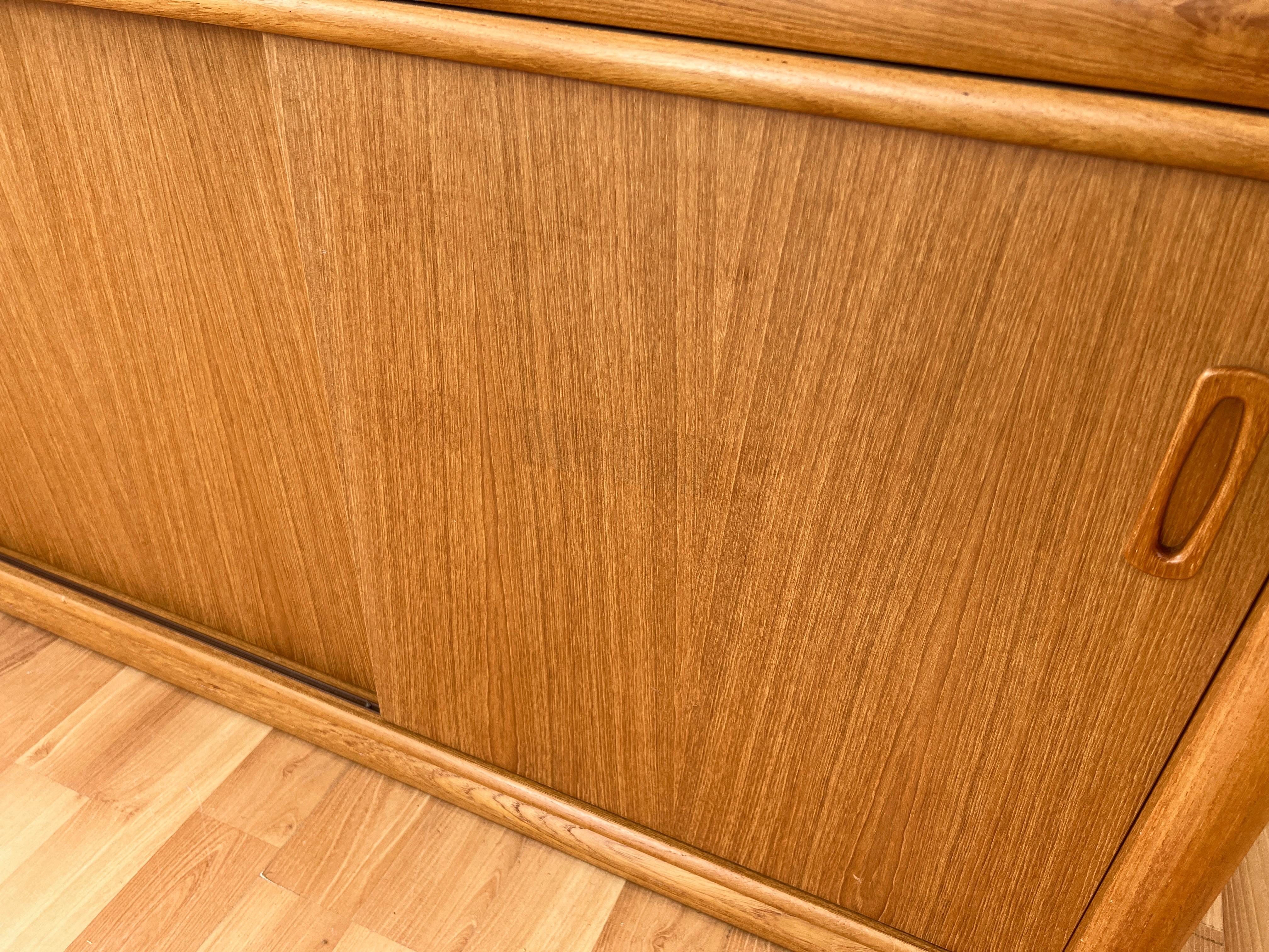 Danish Modern Long Teak Sideboard with Three Doors and Three Drawers, 1970s For Sale 4