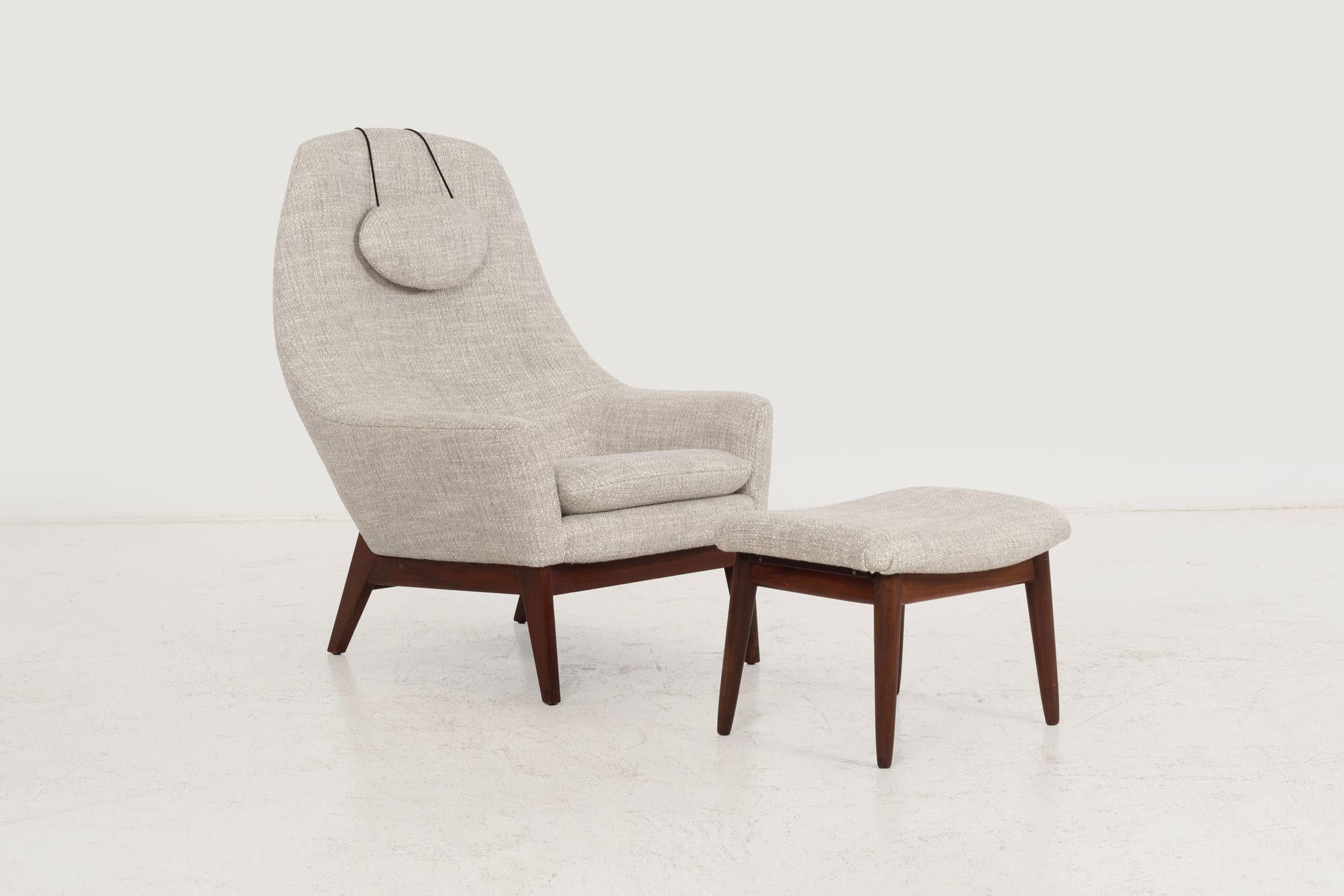 Danois Fauteuil de salon et pouf danois moderne 1960c. en vente