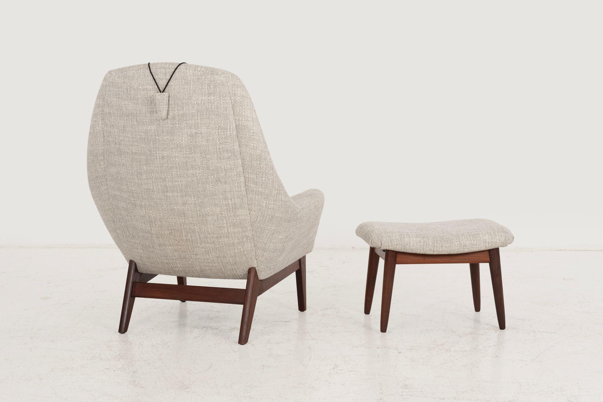 Fauteuil de salon et pouf danois moderne 1960c. en vente 1