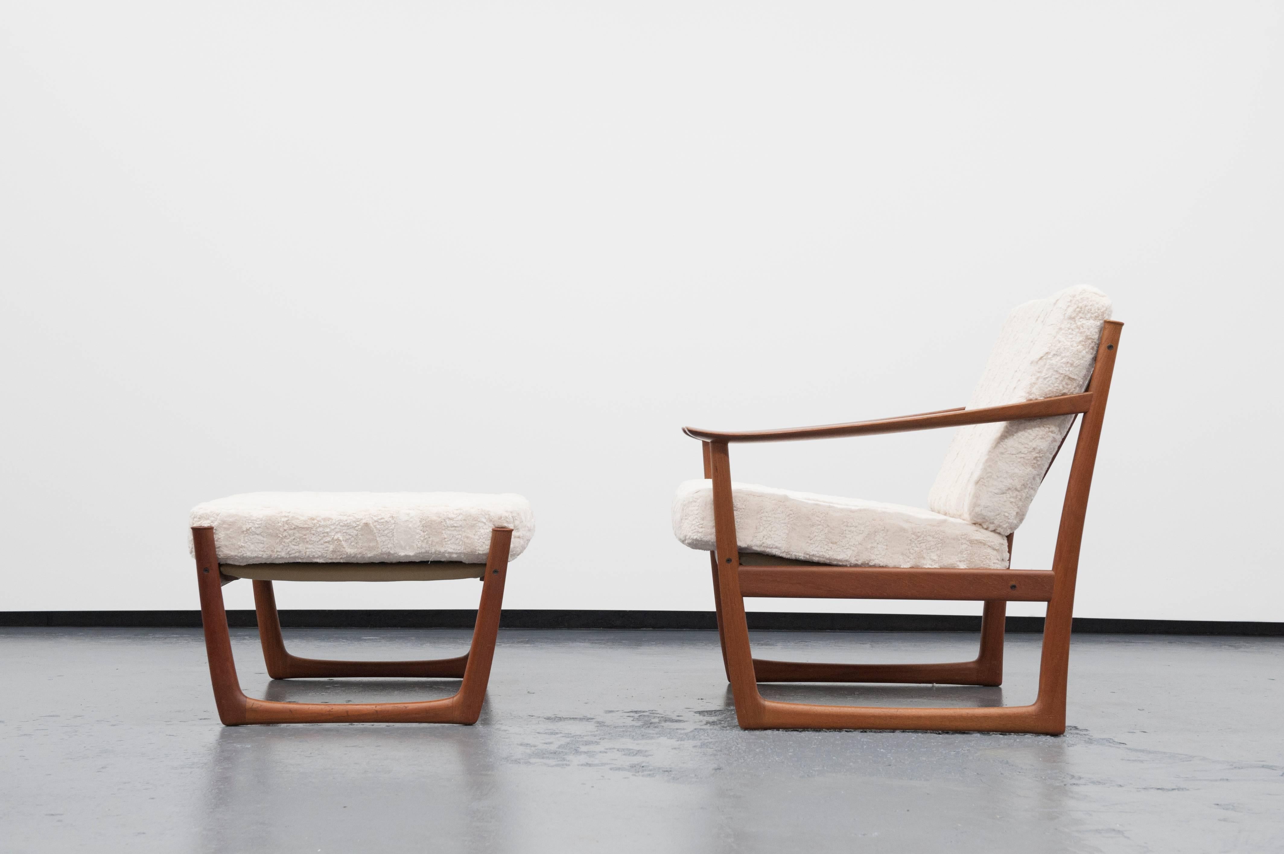 Danish Modern Lounge Chair and Ottoman by Peter Hvidt & Orla Mølgaard-Nielsen 5