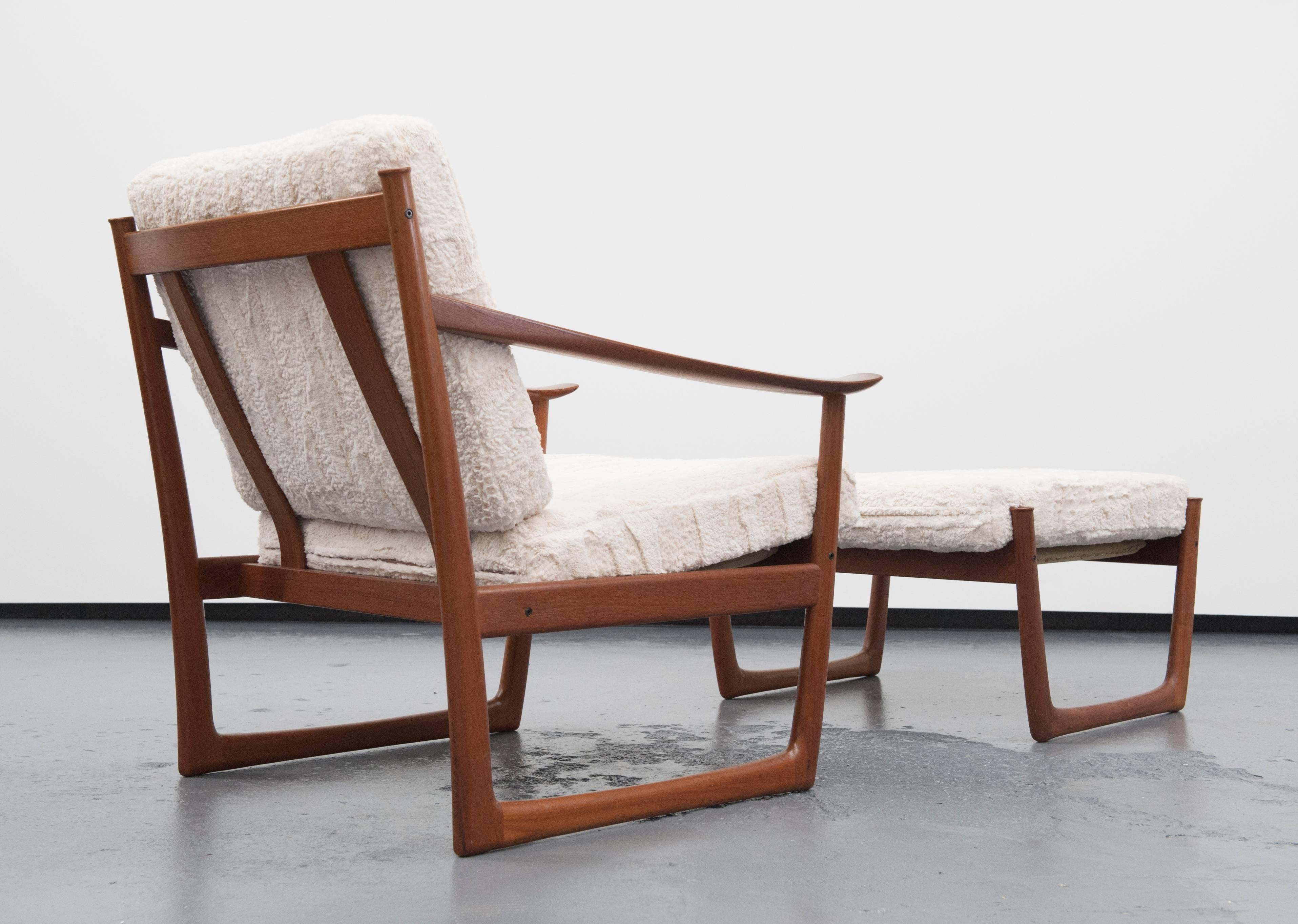 Danish Modern Lounge Chair and Ottoman by Peter Hvidt & Orla Mølgaard-Nielsen 6