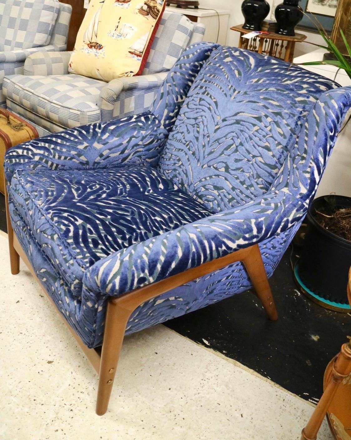 Danish Modern Lounge Chair Armchair Newly Upholstered In Good Condition In West Hartford, CT