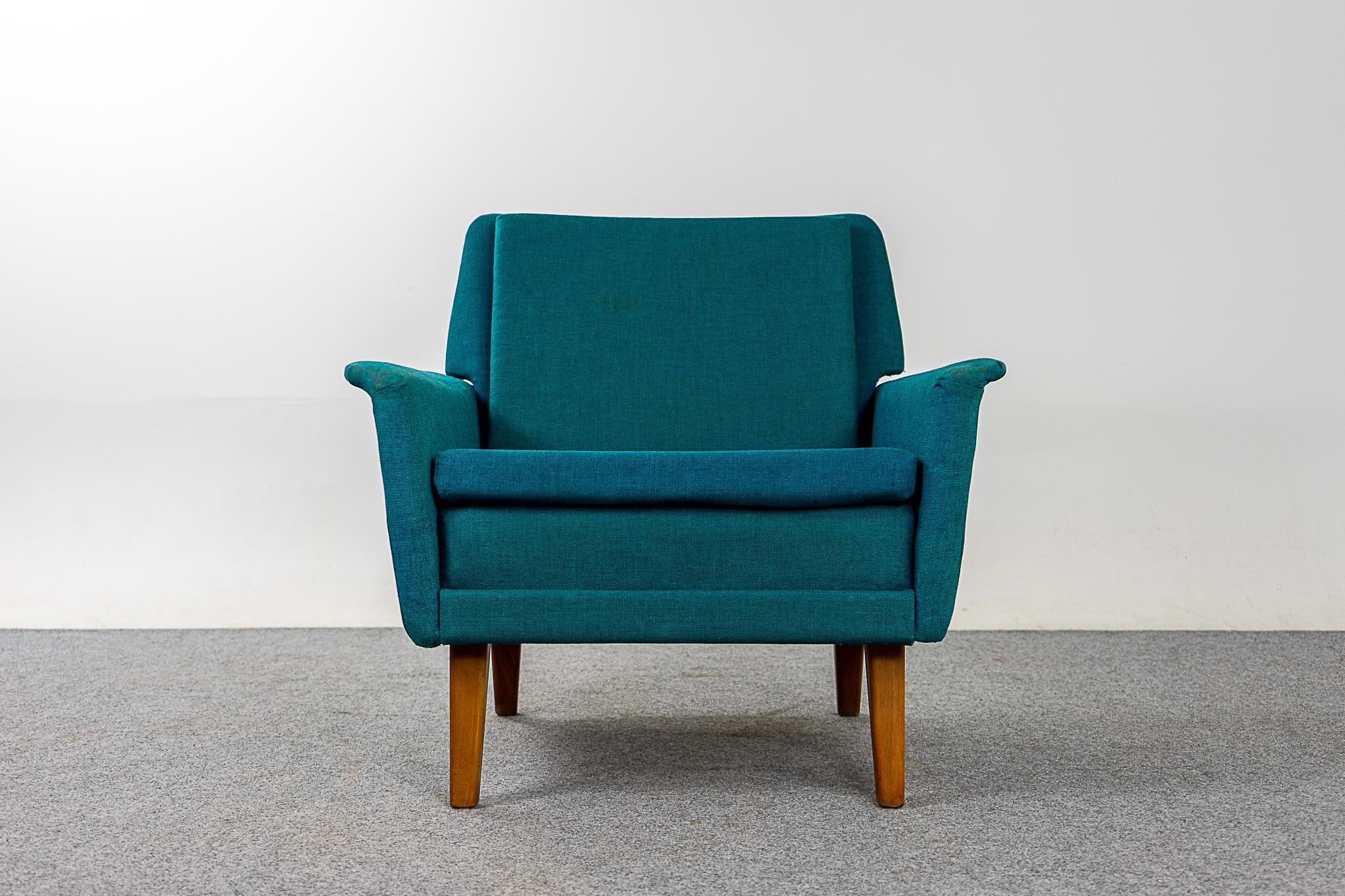 Mid-20th Century Danish Modern Lounge Chair by Fritz Hansen
