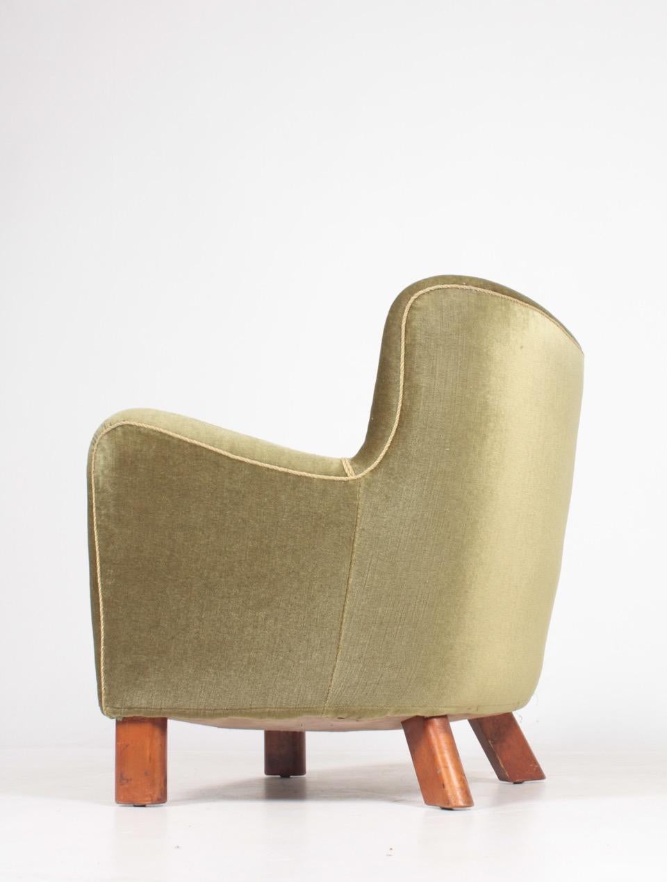 Danish Modern Lounge Chair by Fritz Hansen Model 1669, 1940s 2