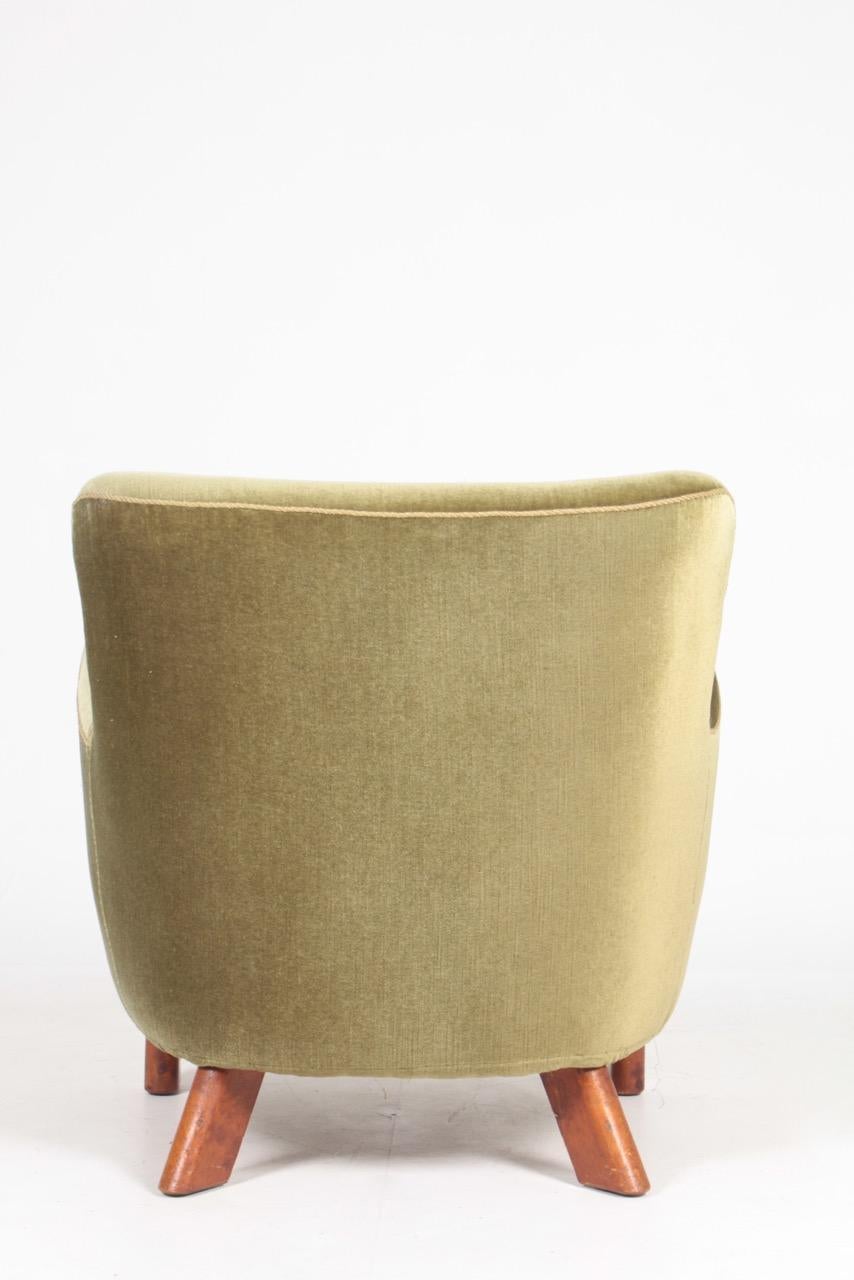 Danish Modern Lounge Chair by Fritz Hansen Model 1669, 1940s 3