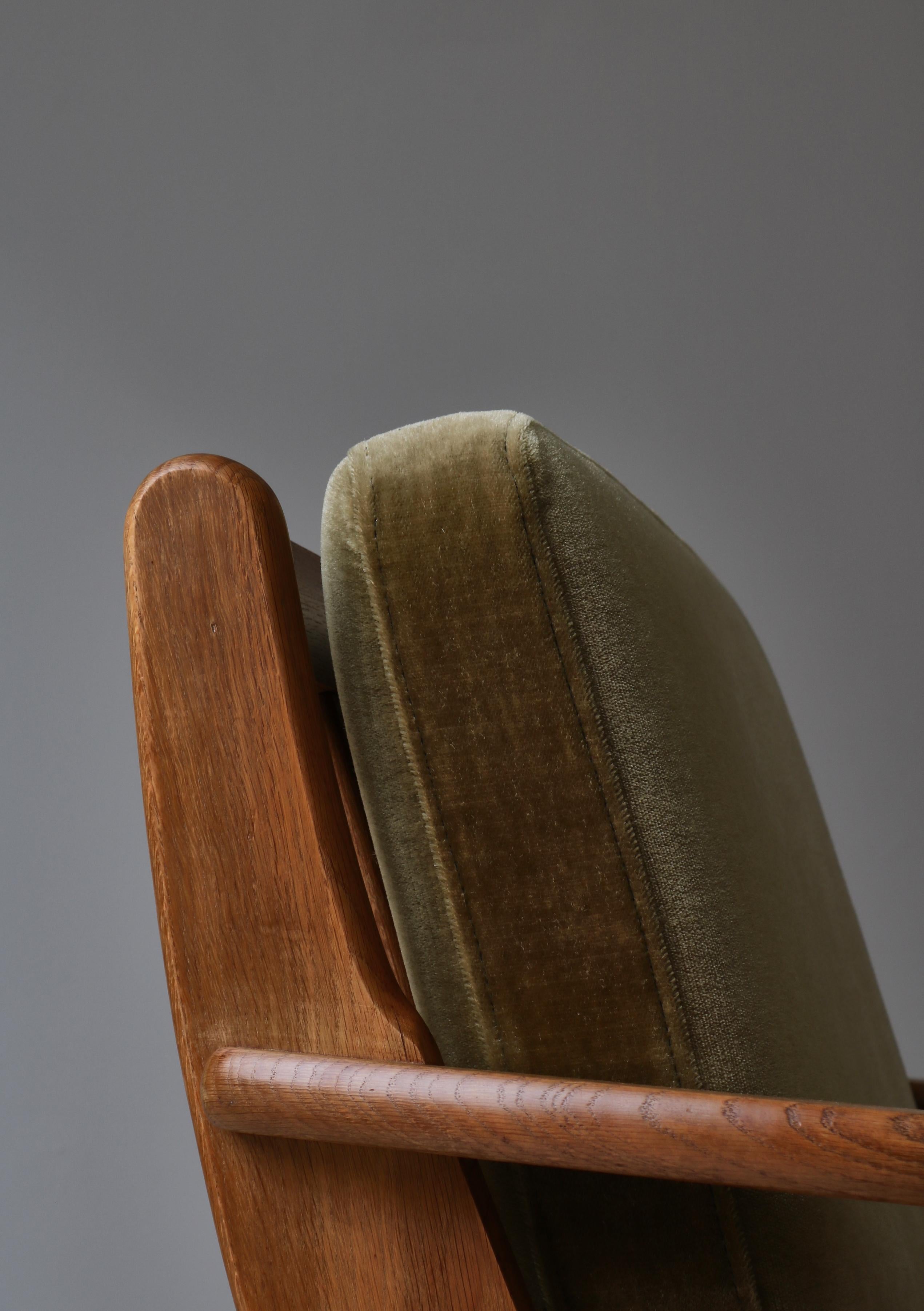 Danish Modern Lounge Chair by Henry Kjærnulff Oak & Green Mohair, Denmark, 1950s For Sale 8