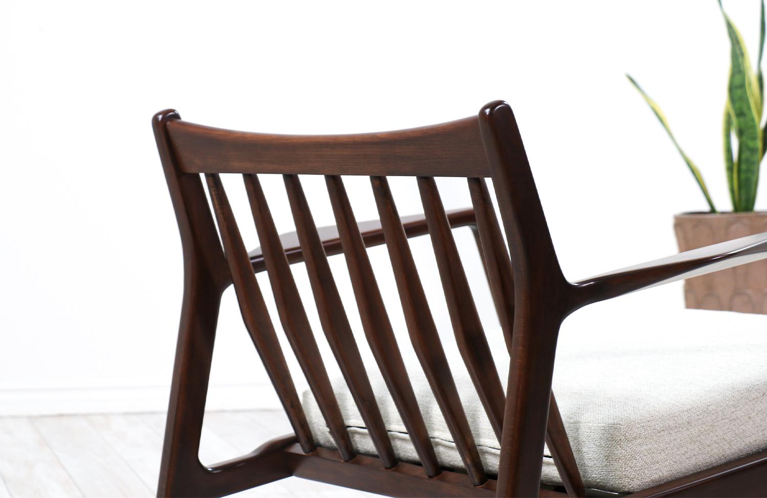 Mid-20th Century Expertly Restored - Danish Modern Lounge Chair by Ib Kofod-Larsen for Selig For Sale