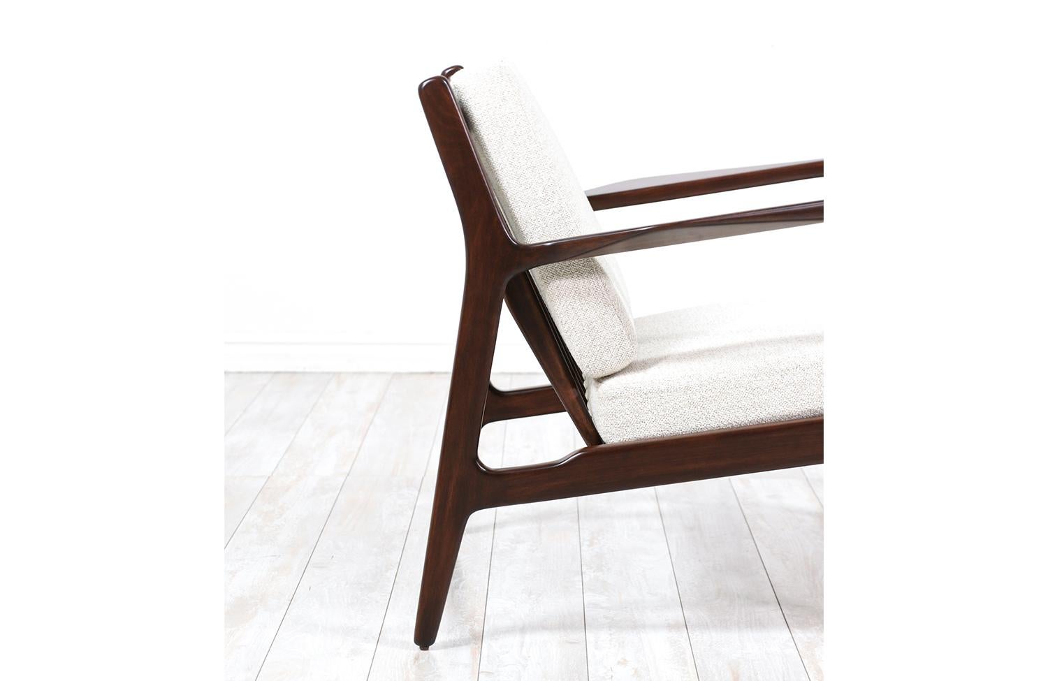 Fabric Expertly Restored - Danish Modern Lounge Chair by Ib Kofod-Larsen for Selig For Sale