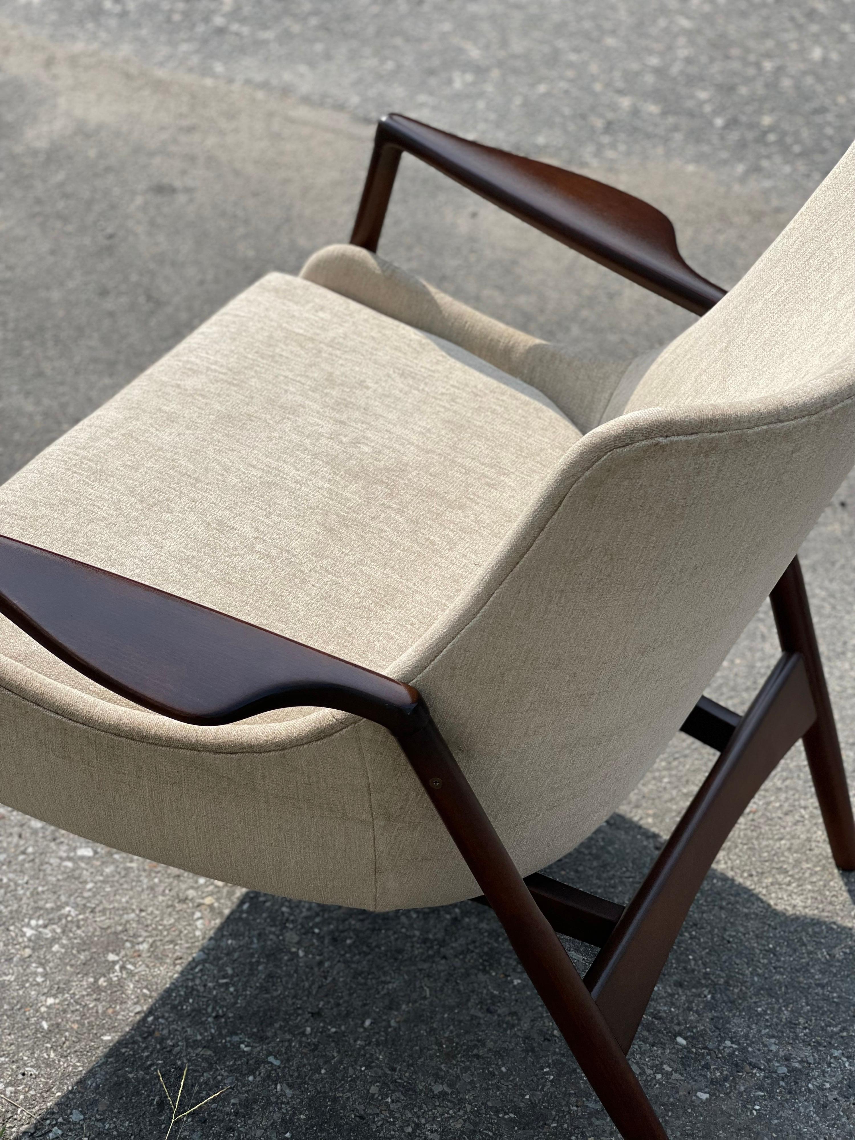 Danish Modern Lounge Chair by Kofod-Larsen for Selig 6