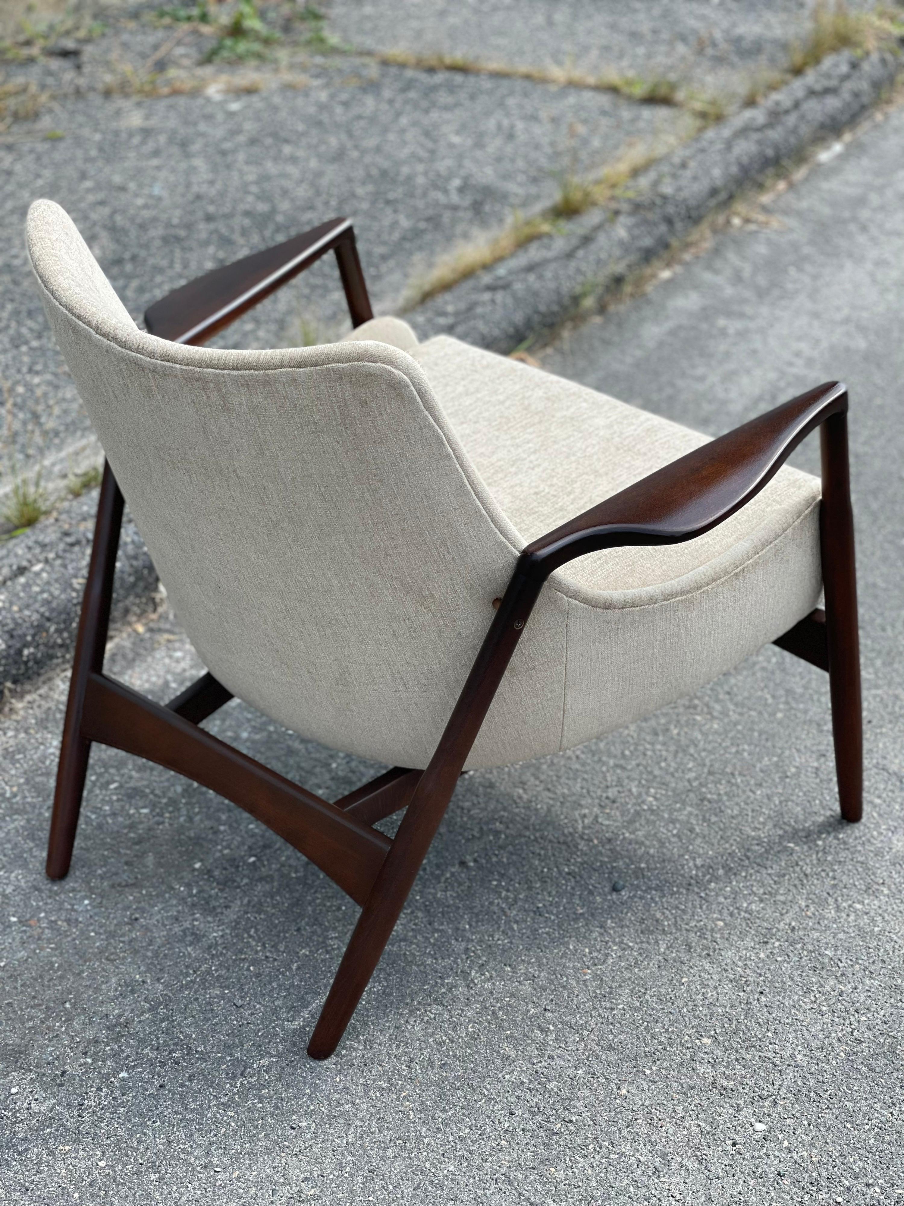 Danish Modern Lounge Chair by Kofod-Larsen for Selig In Good Condition In Framingham, MA