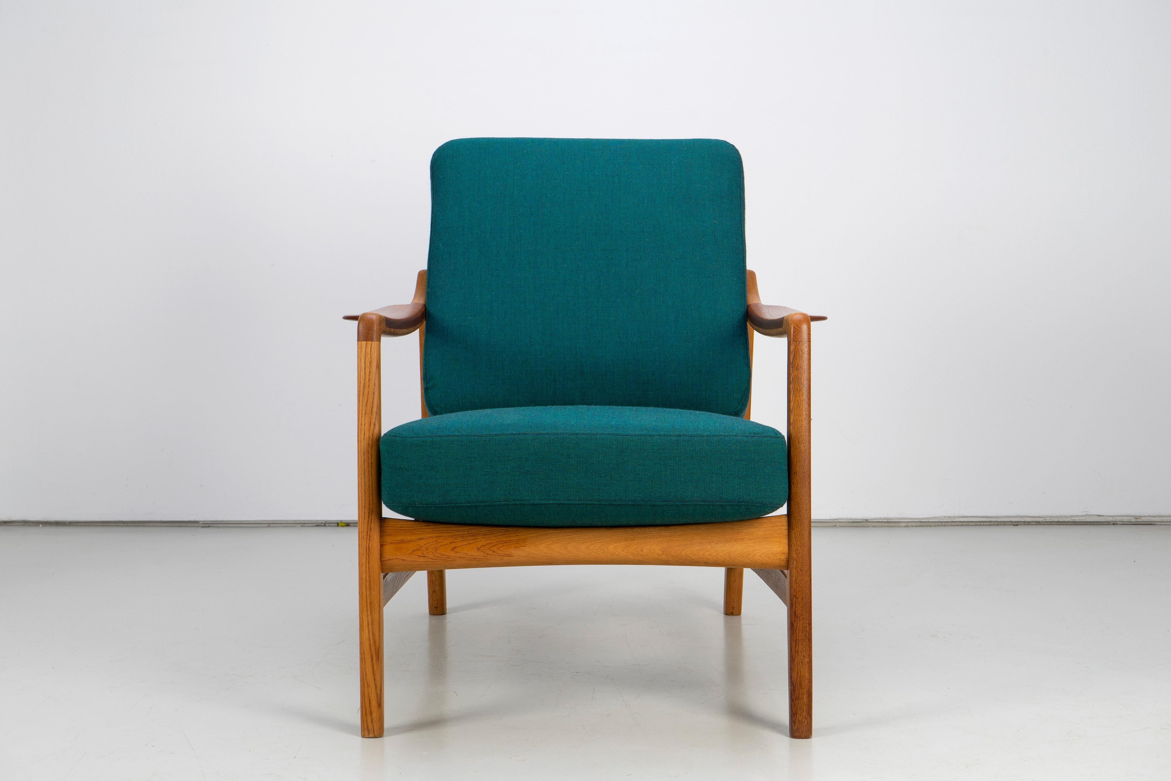 Danish Modern Lounge Chair by Tove & Edvard Kindt-Larsen, Teak and Oak, 1960s For Sale 3
