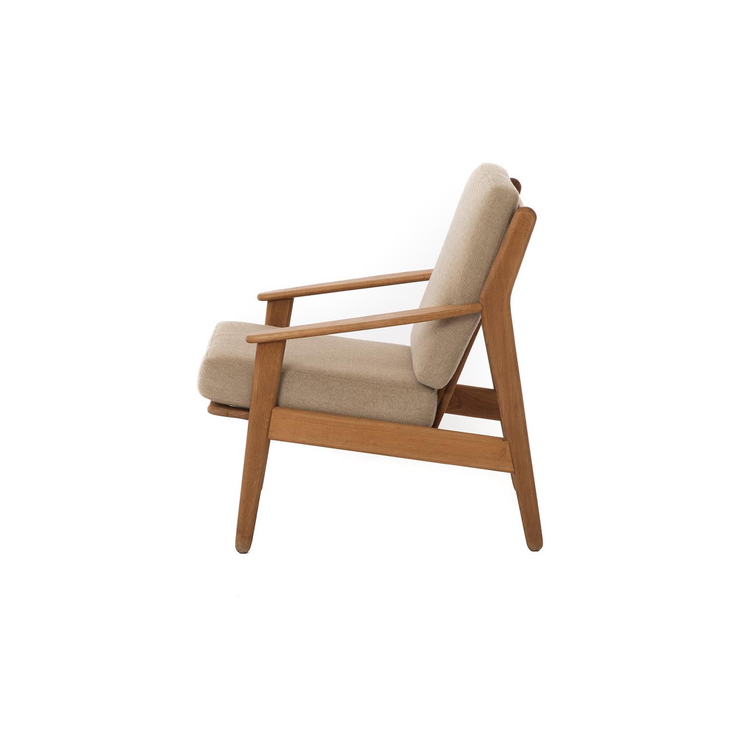 Scandinavian Modern Danish Modern Lounge Chair