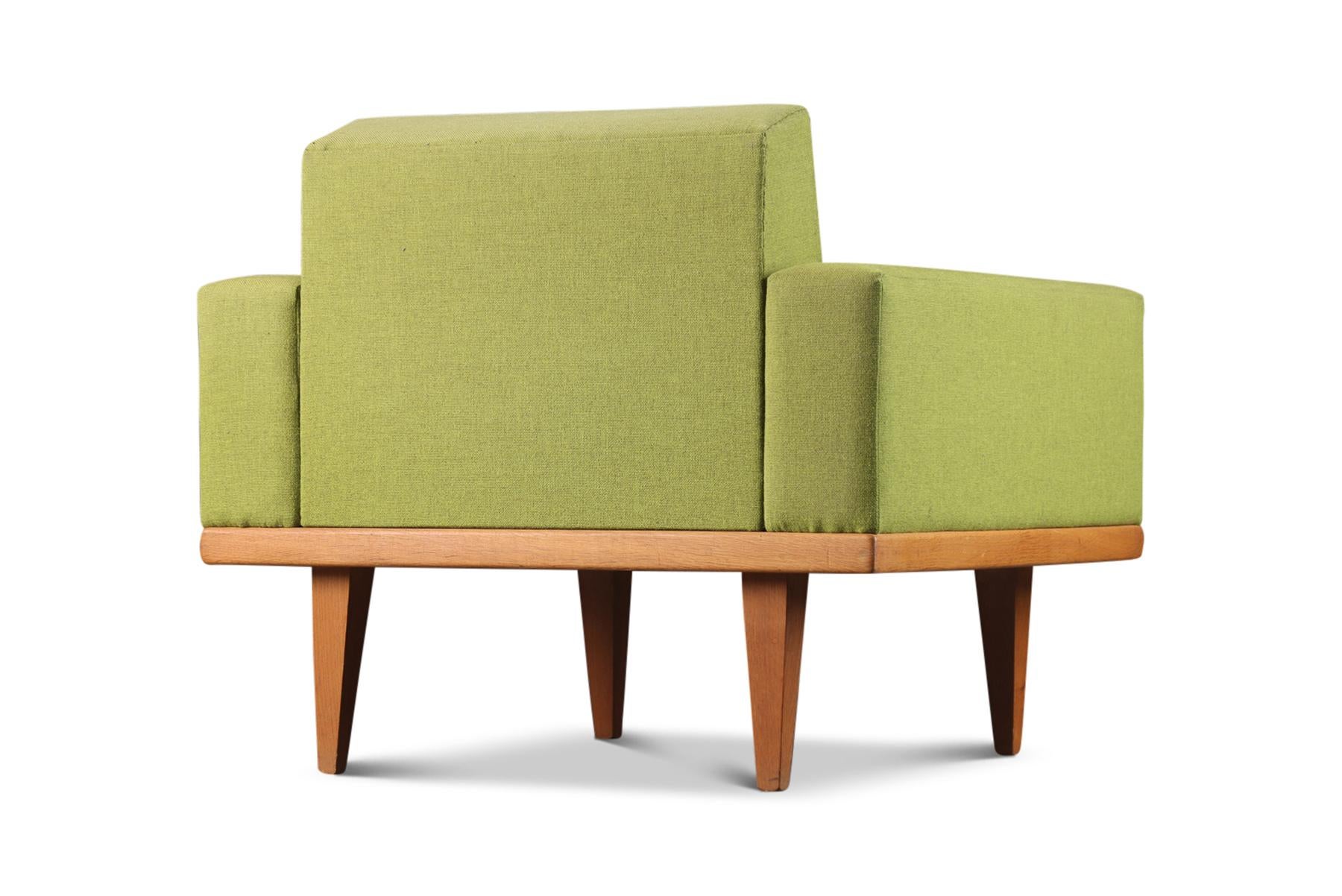 20th Century Danish Modern Lounge Chair in Oak and Green Wool