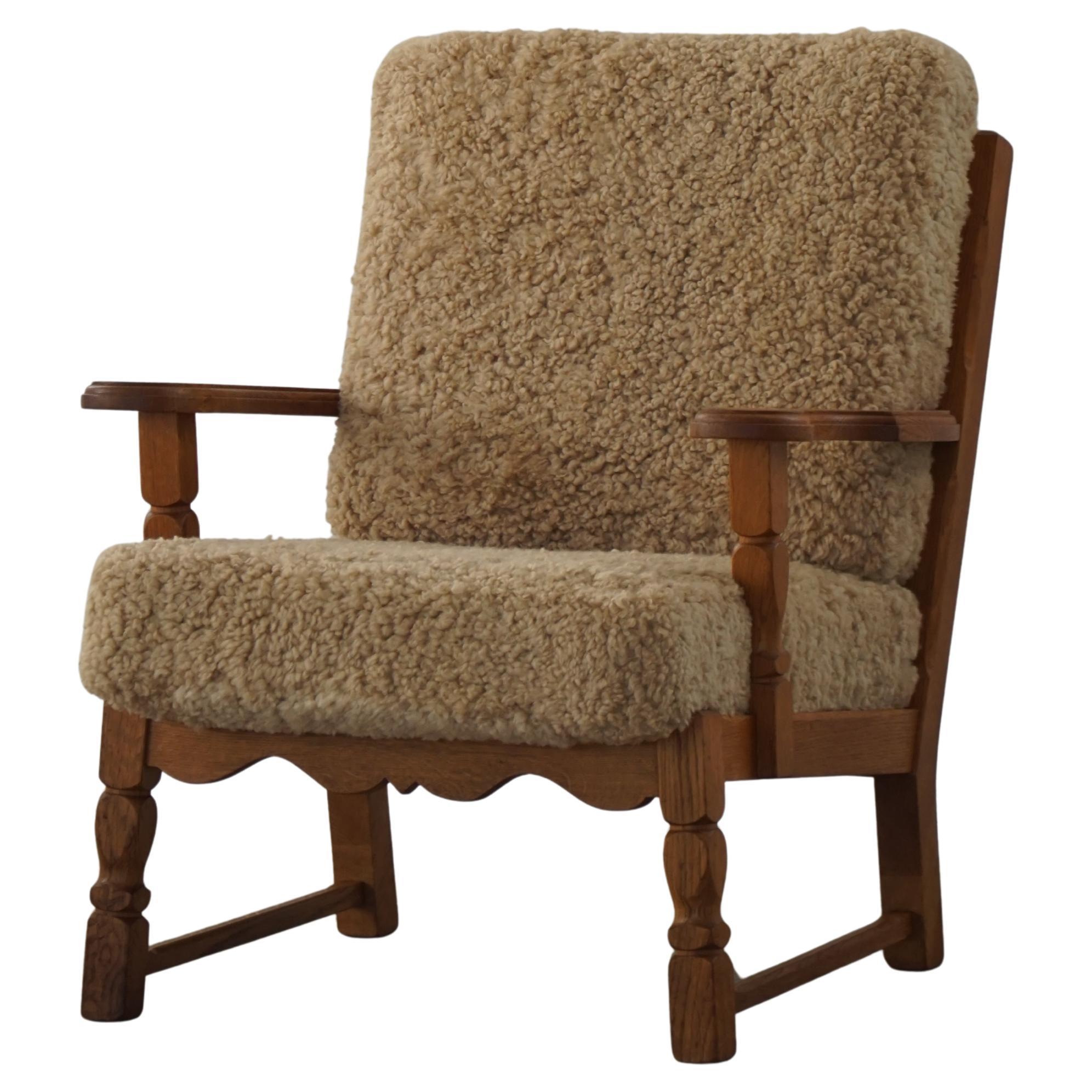 Danish Modern Lounge Chair in Oak 
Lambswool, Henning Kjærnulf, 1960s For Sale