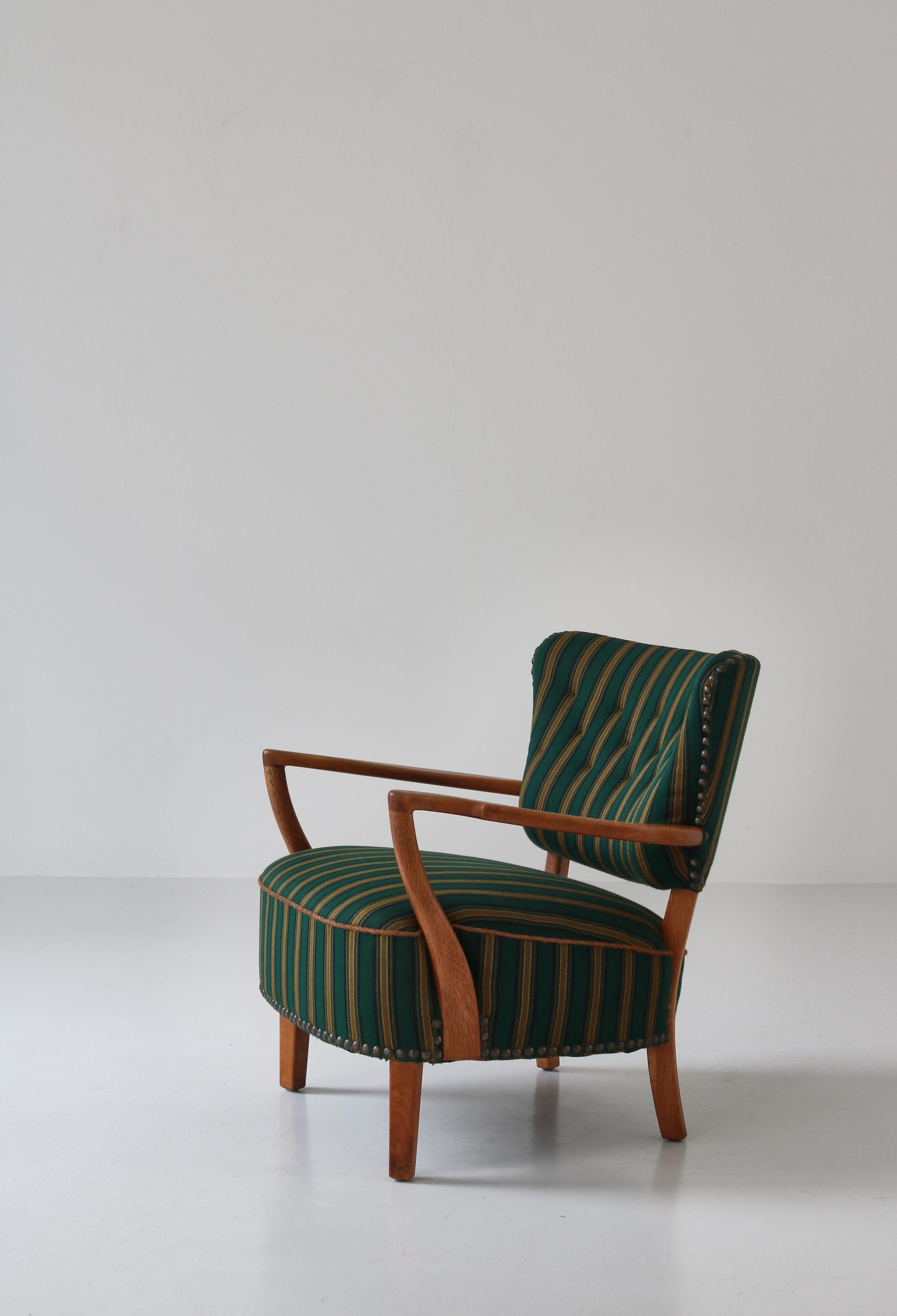 Danish Modern Lounge Chair in Oak & Traditional Danish Olmerdug Wool, 1950s For Sale 5