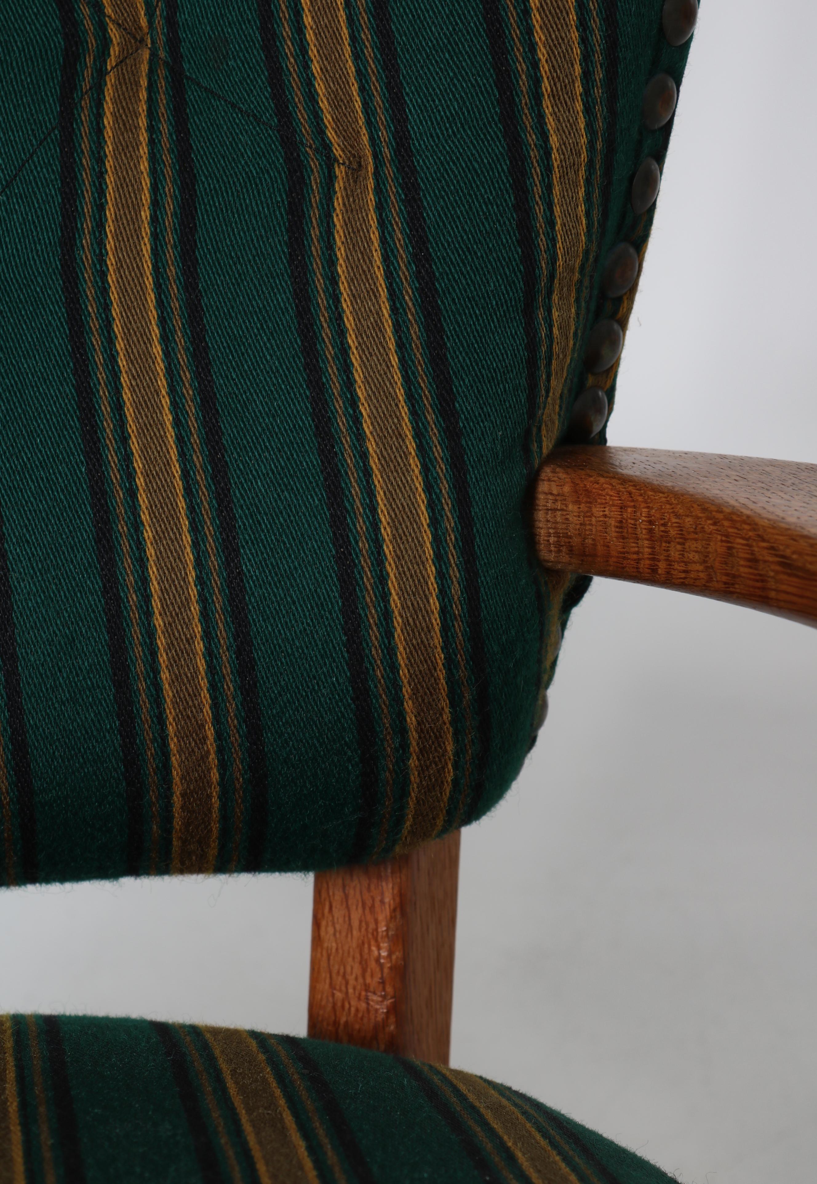 Danish Modern Lounge Chair in Oak & Traditional Danish Olmerdug Wool, 1950s For Sale 12