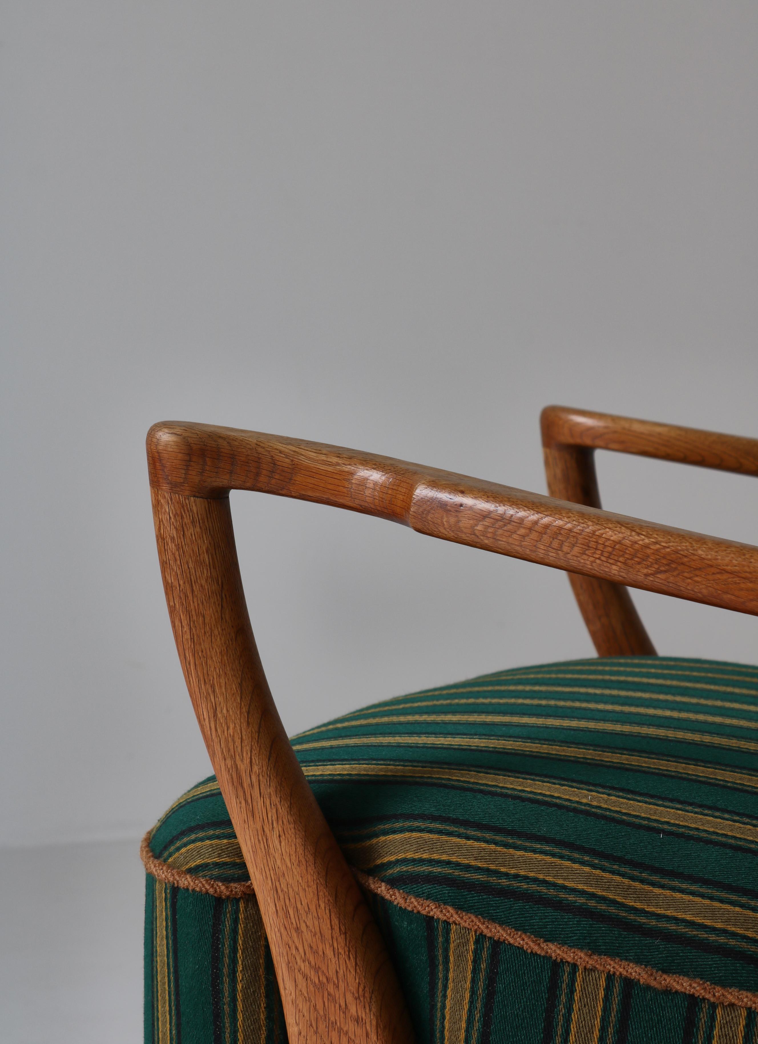 Danish Modern Lounge Chair in Oak & Traditional Danish Olmerdug Wool, 1950s For Sale 2