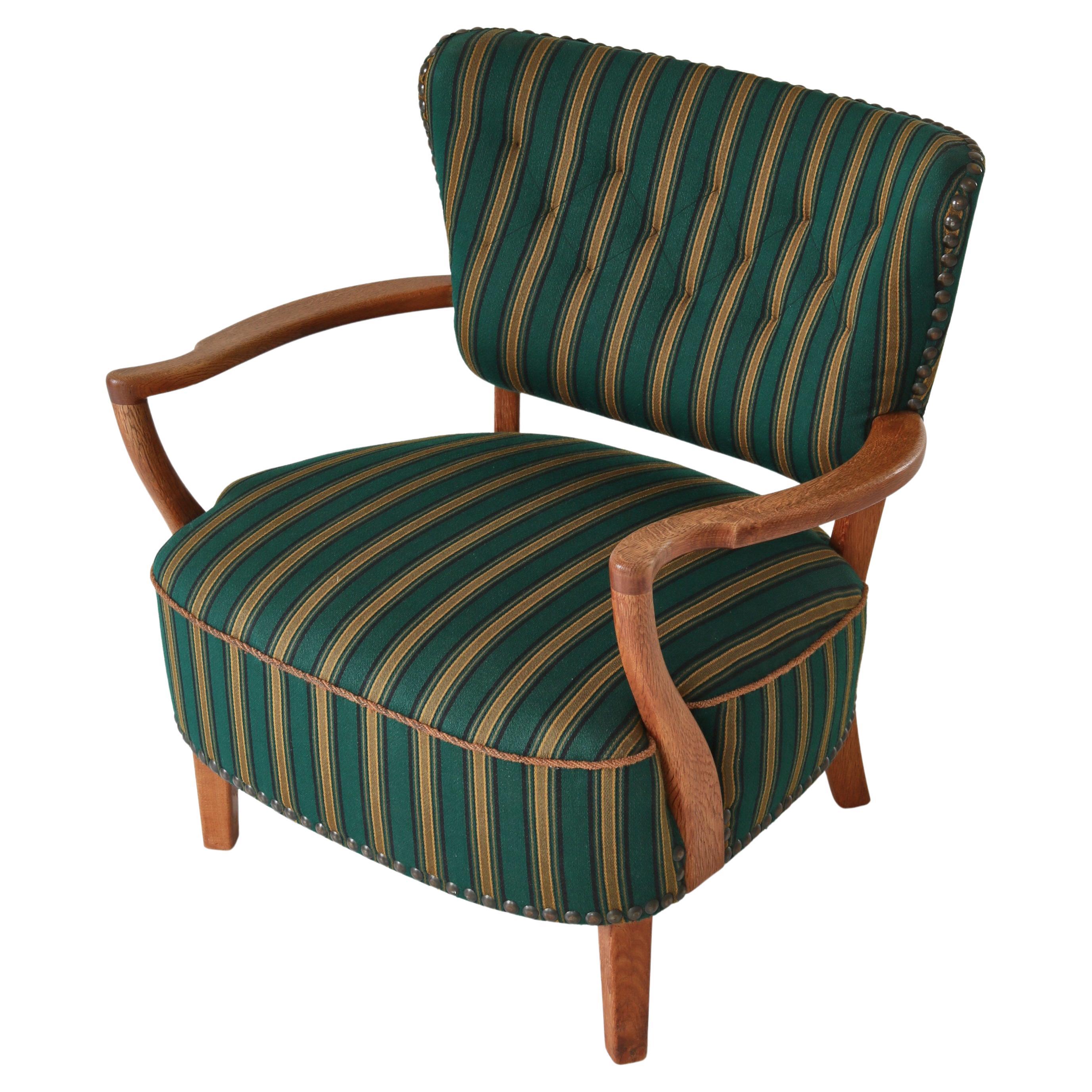 Danish Modern Lounge Chair in Oak & Traditional Danish Olmerdug Wool, 1950s For Sale