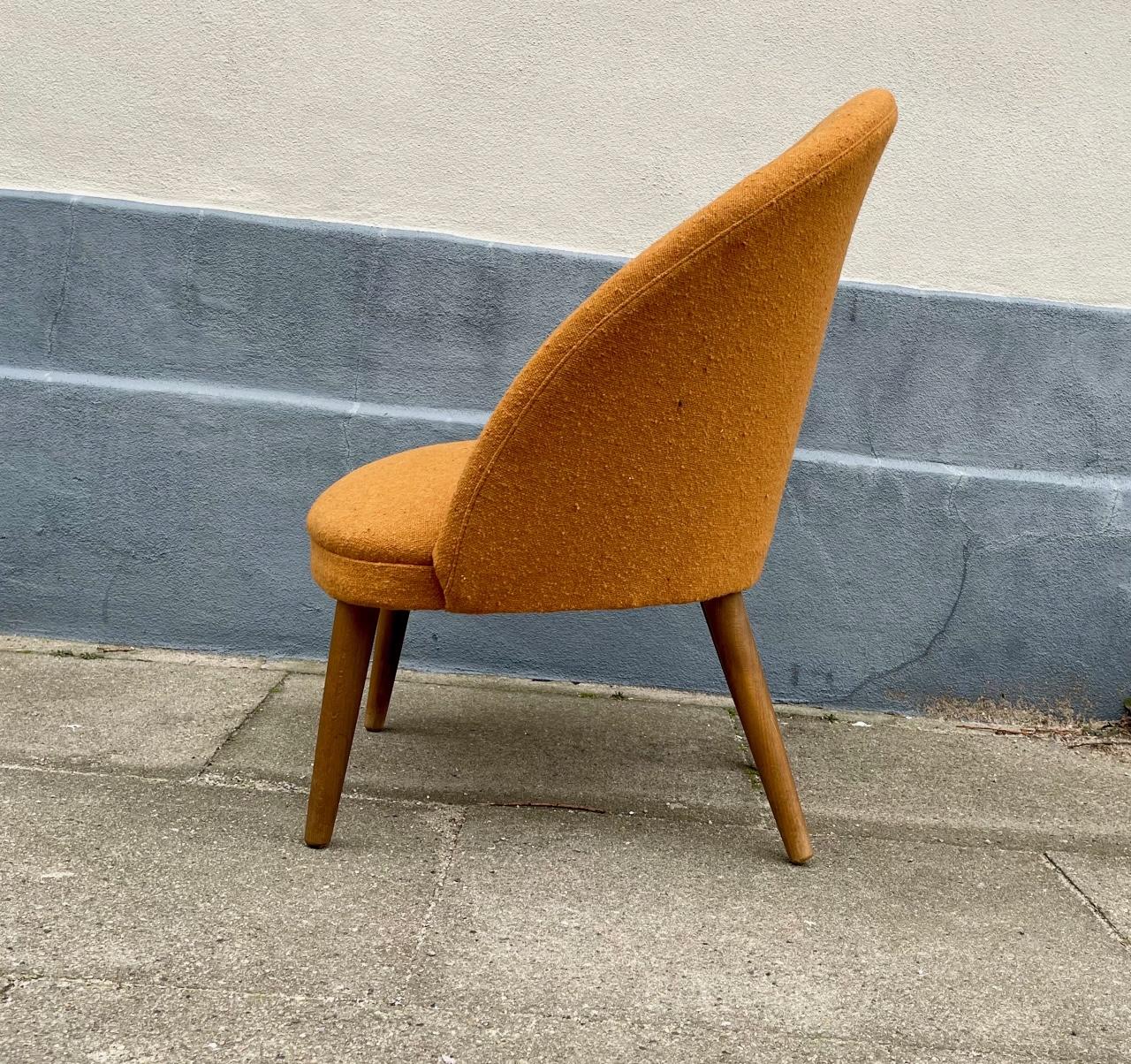 Mid-Century Modern Danish Modern Lounge Chair in Orange Wool & Teak, 1960s For Sale