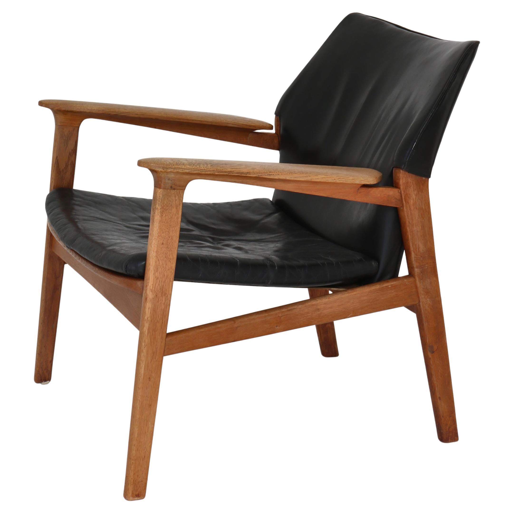 Danish Modern Lounge Chair in Patinated Oak & Black Leather by Hans Olsen, 1950s For Sale