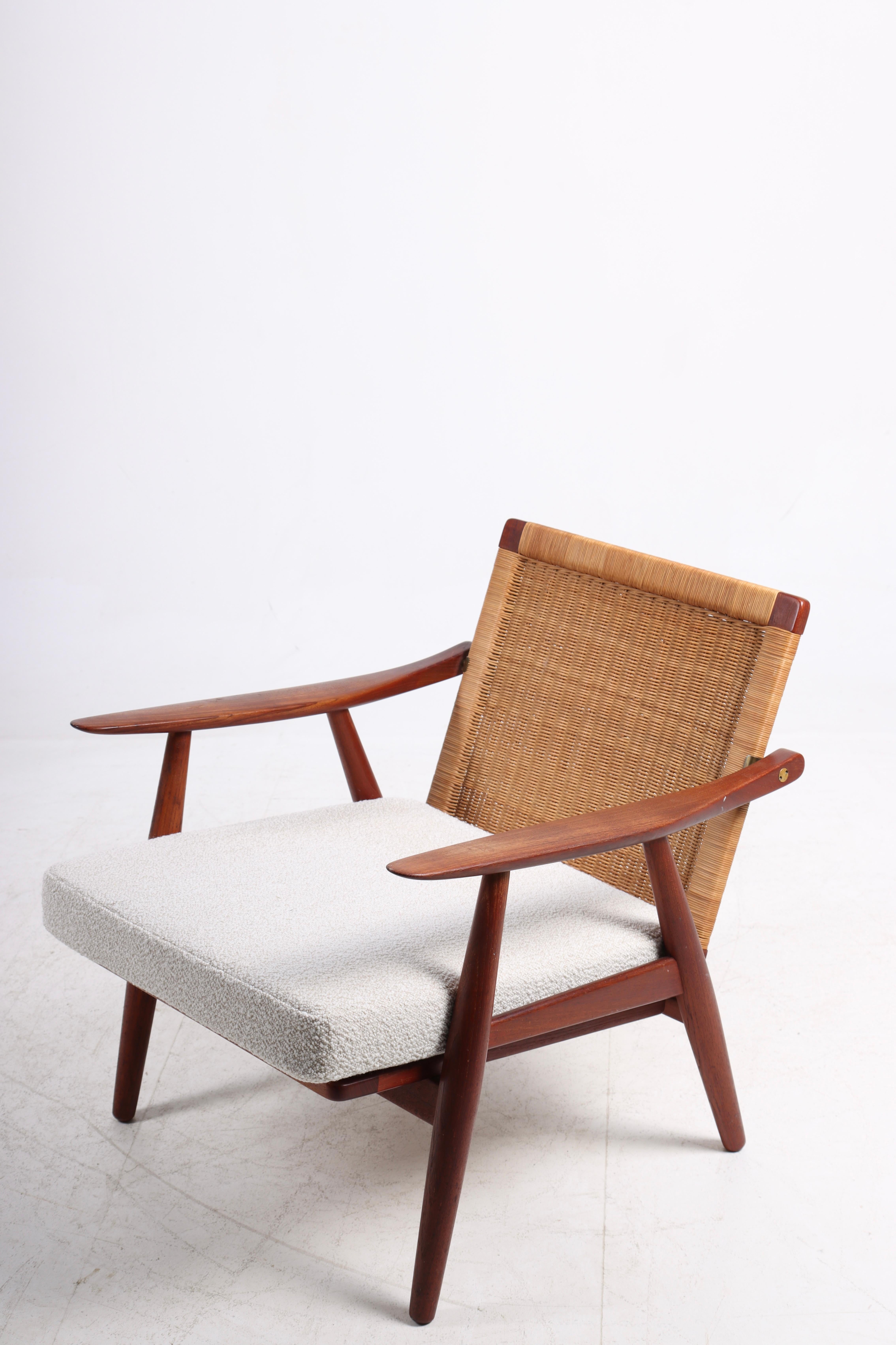 Danish Modern Lounge Chair in Teak and Cane by Hans Wegner by GETAMA, 1950 4