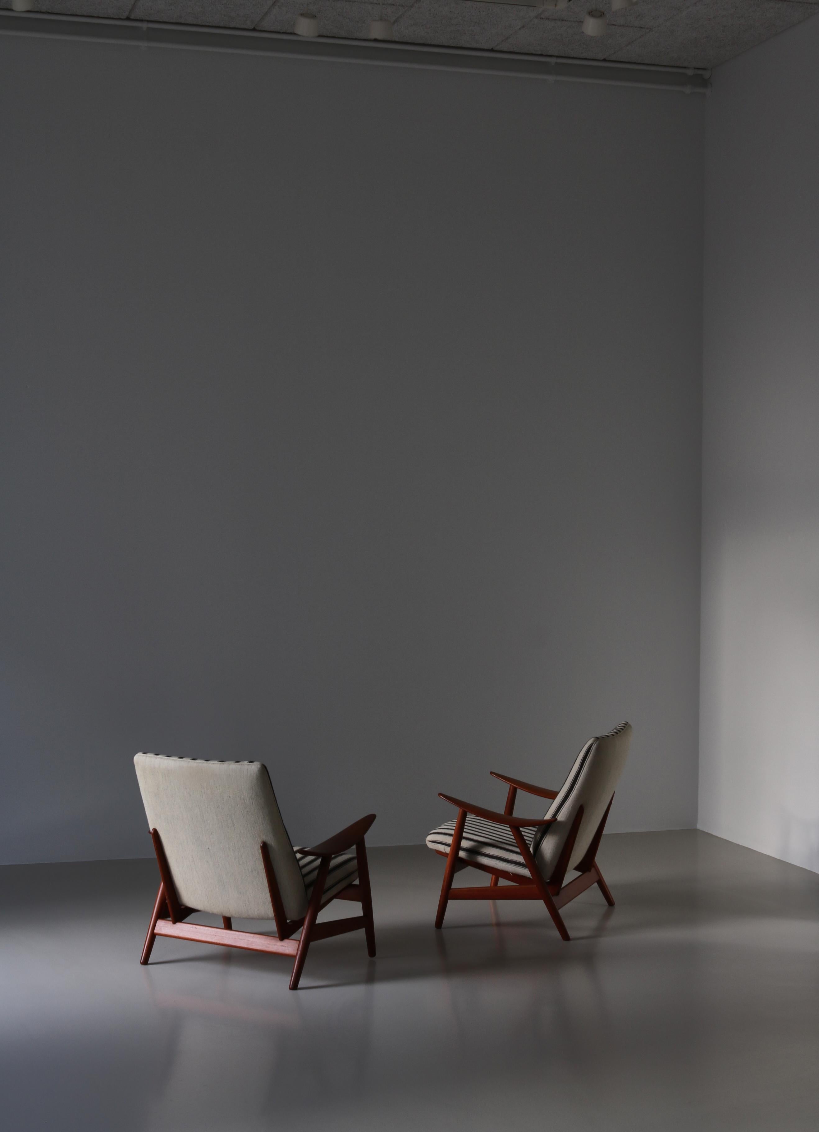 Dänische Modern Lounge Chairs von Illum Wikkelsø bei Søren Willadsen, 1950er Jahre im Zustand „Gut“ im Angebot in Odense, DK