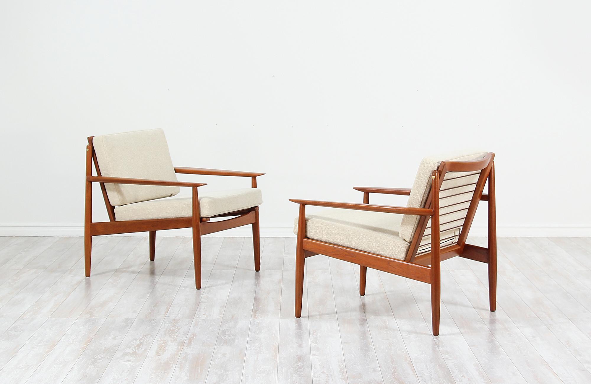 Danish Modern Lounge Chairs by Svend Åge Eriksen In Excellent Condition In Los Angeles, CA