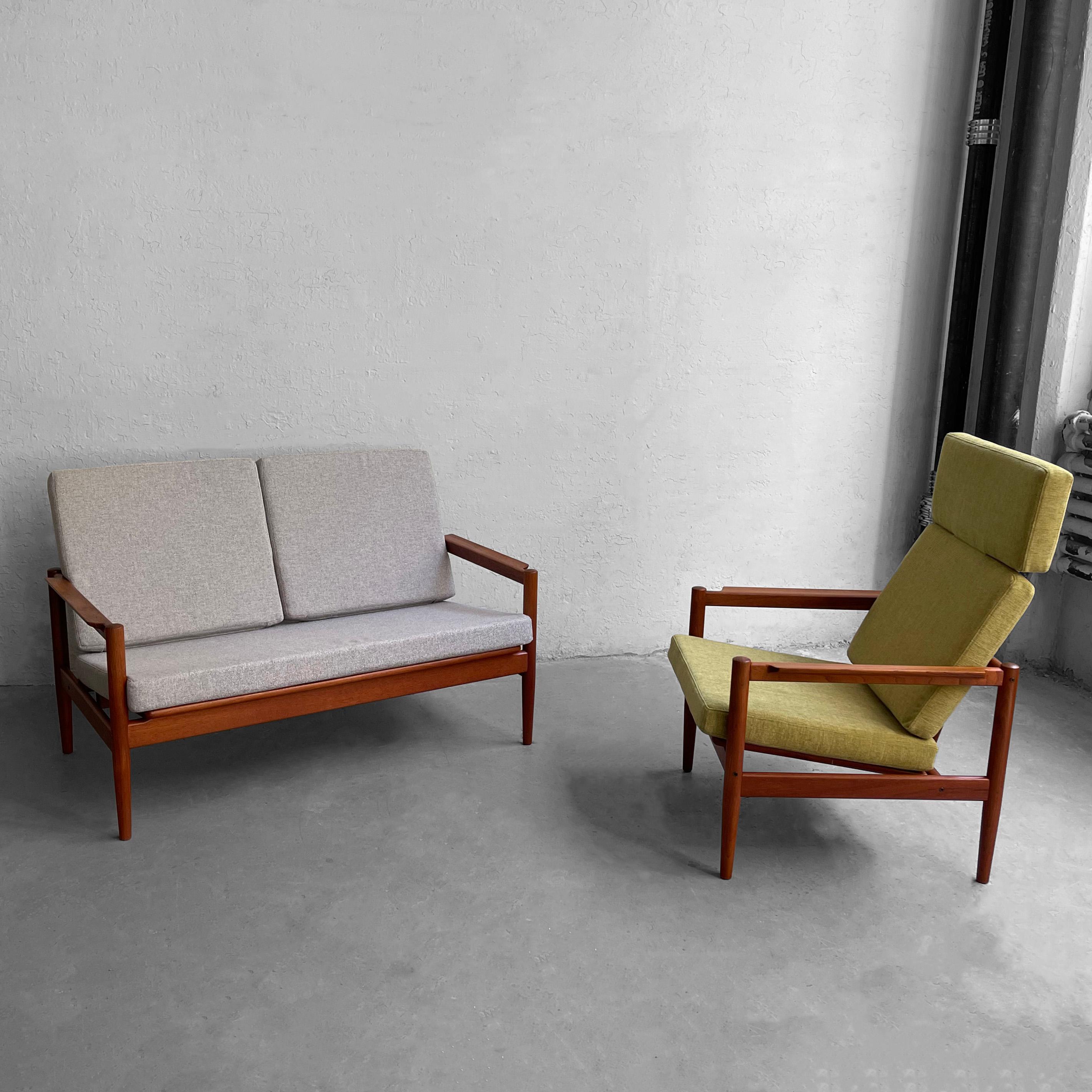 Scandinavian Modern Danish Modern Loveseat Sette by Borge Jensen