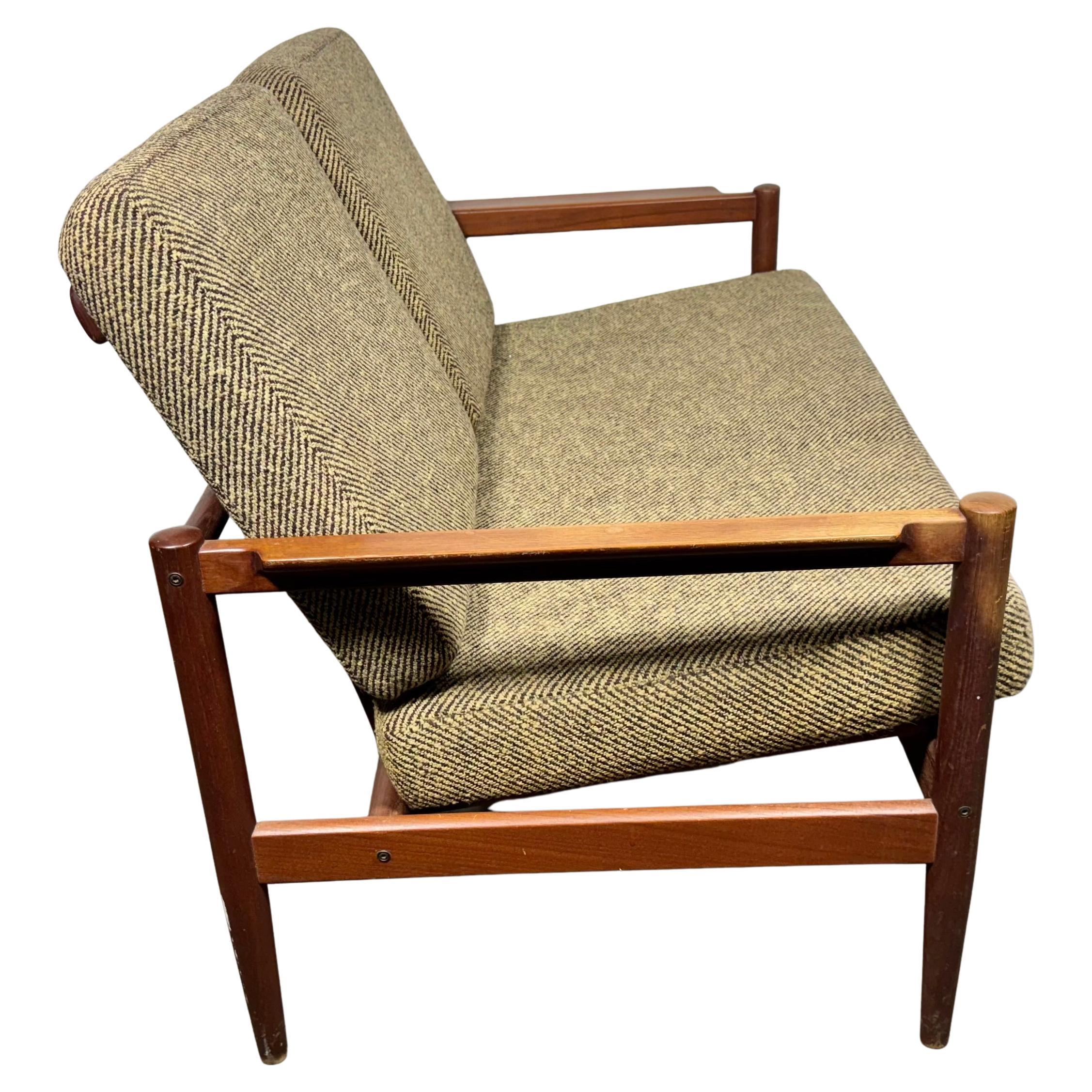 Danish Modern Loveseat Sette by Borge Jensen 
Sonner For Sale