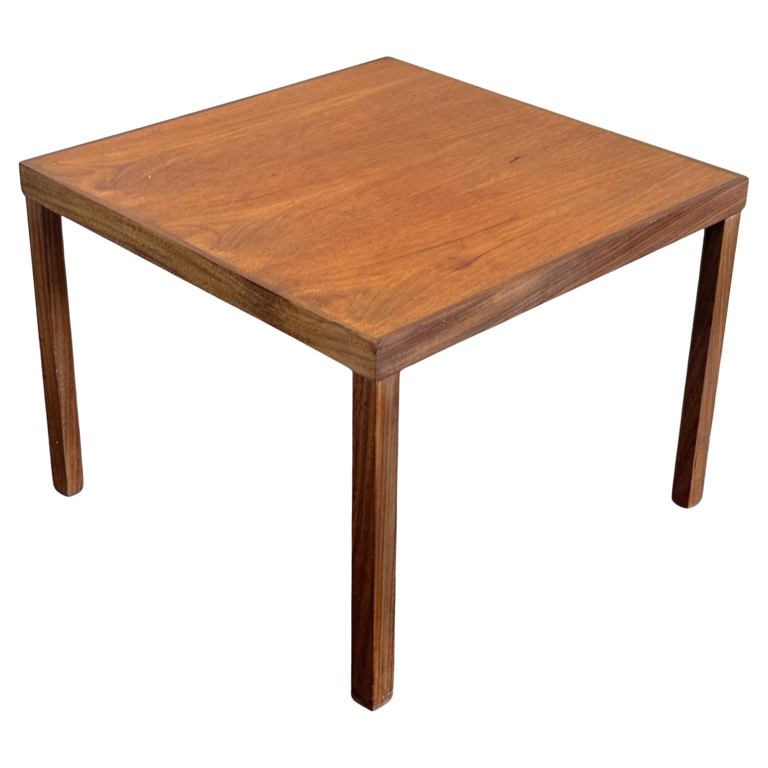 Danish Modern Low Profile Side Table by Hans Olsen for Finn Lindebo Hansen For Sale 4