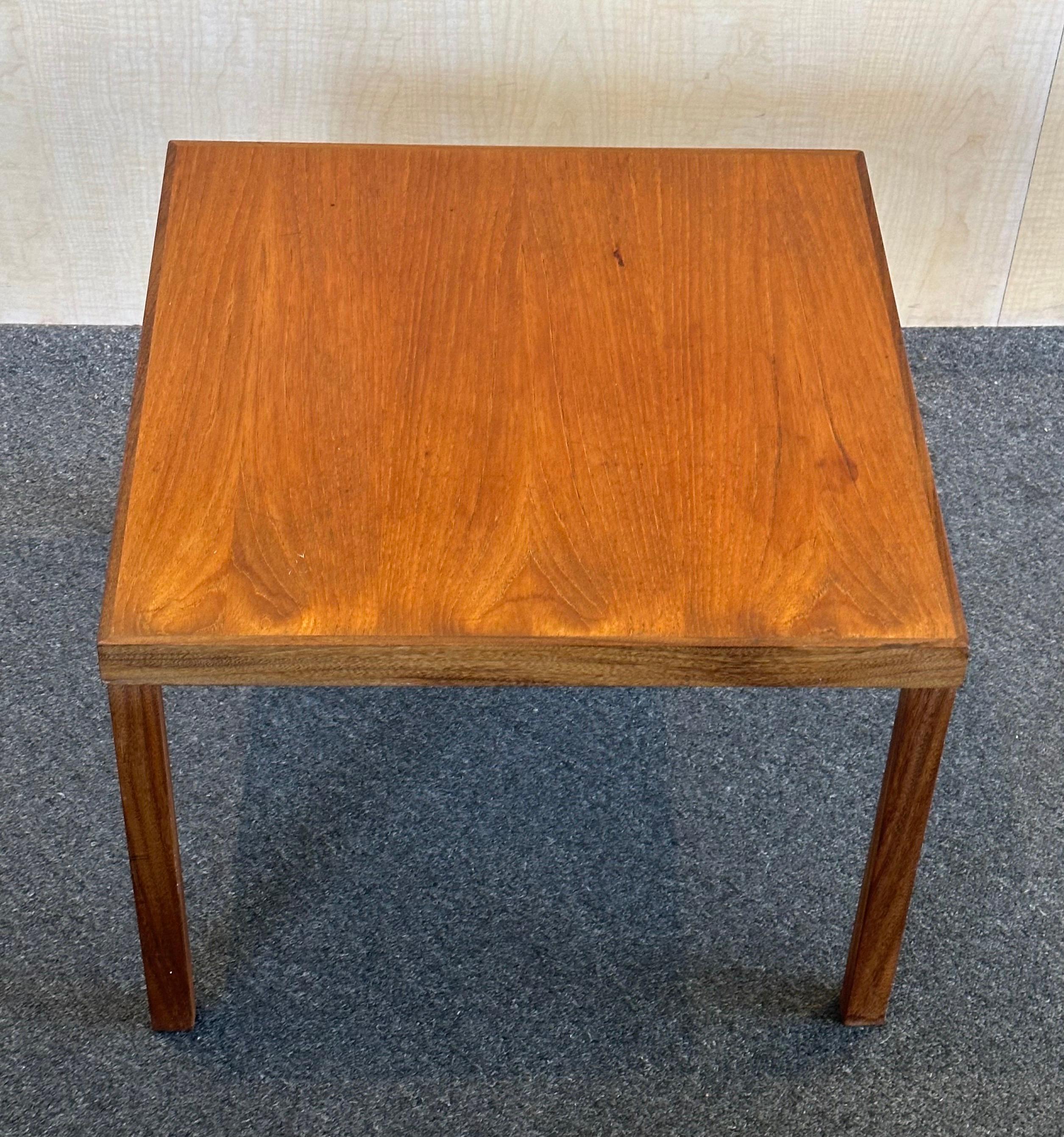 20th Century Danish Modern Low Profile Side Table by Hans Olsen for Finn Lindebo Hansen For Sale