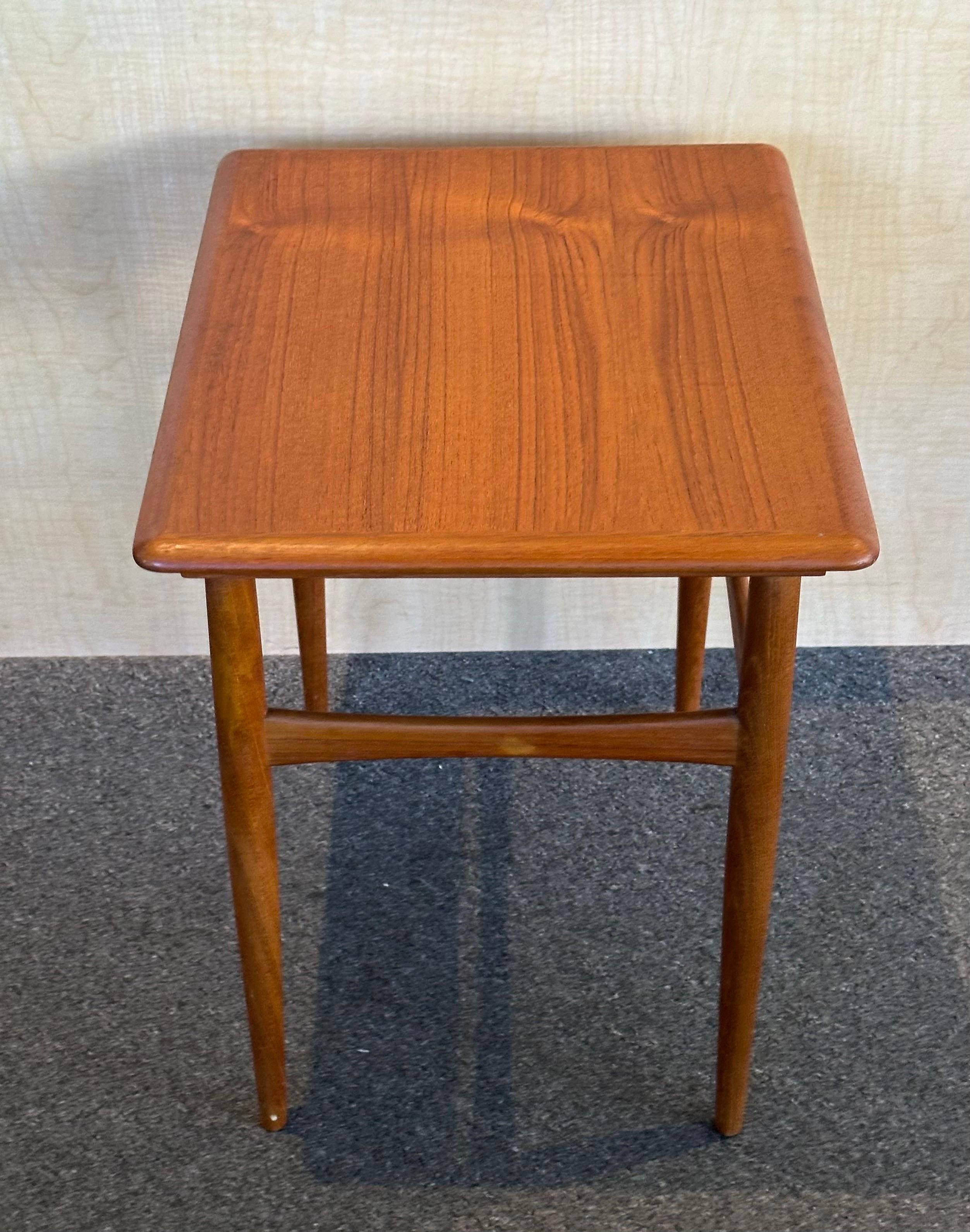 Table d'appoint danoise moderne à profil bas de Hans Olsen pour Finn Lindebo Hansen en vente 2