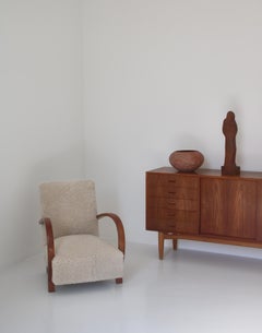Buffet bas / crédence moderne danois en teck et chêne de Gunni Omann:: 1956