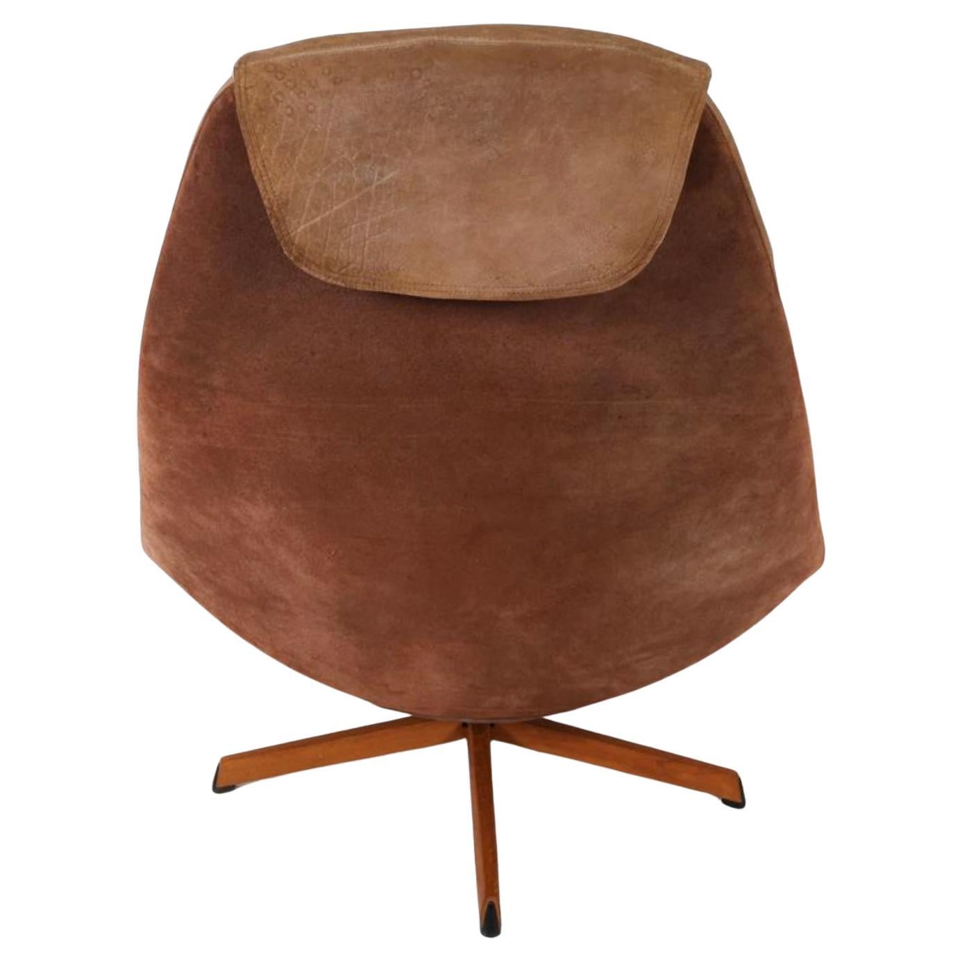 Scandinavian Modern Danish modern Madsen & Schubell tan Leather Swivel Lounge chair with ottoman For Sale