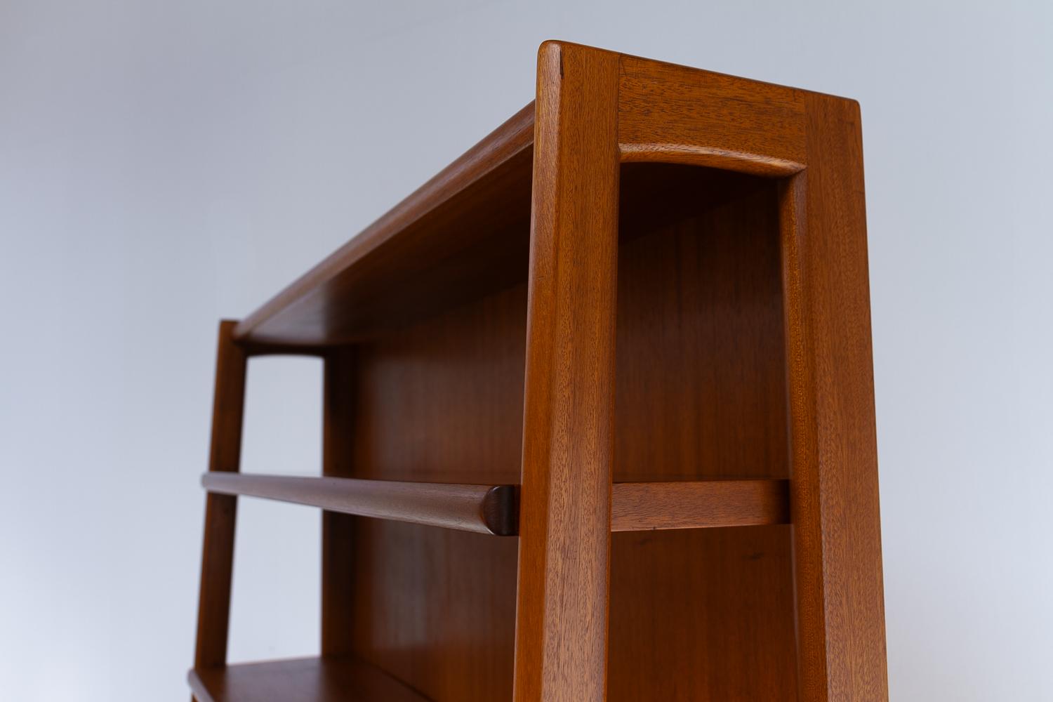 Danish Modern Mahogany Bookcases, 1960s. Set of 2. For Sale 6