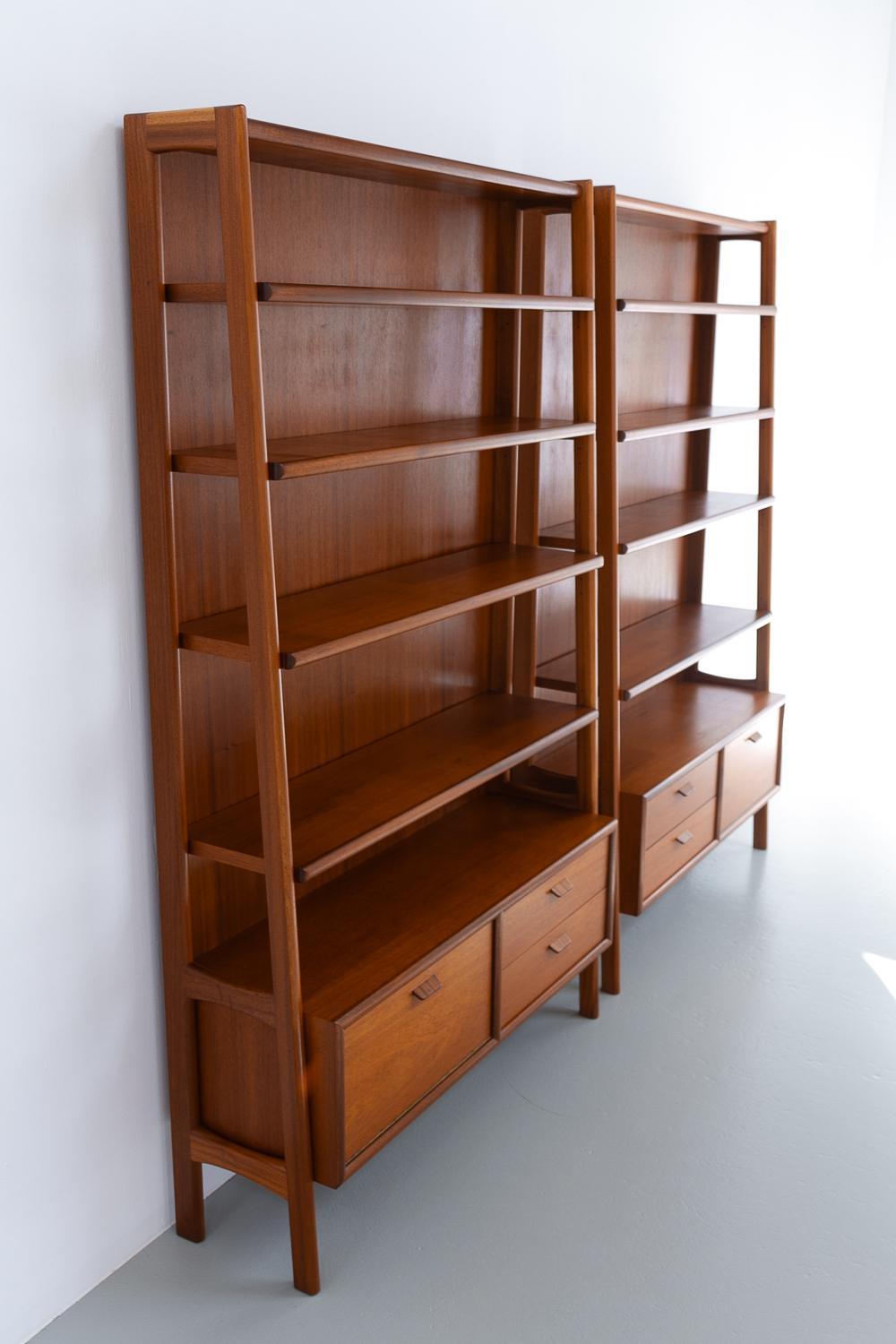 Dänische moderne Mahagoni-Bücherregale, 1960er-Jahre. Satz von 2. 9