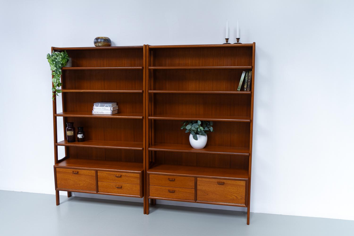 Danish Modern Mahogany Bookcases, 1960s. Set of 2. For Sale 12